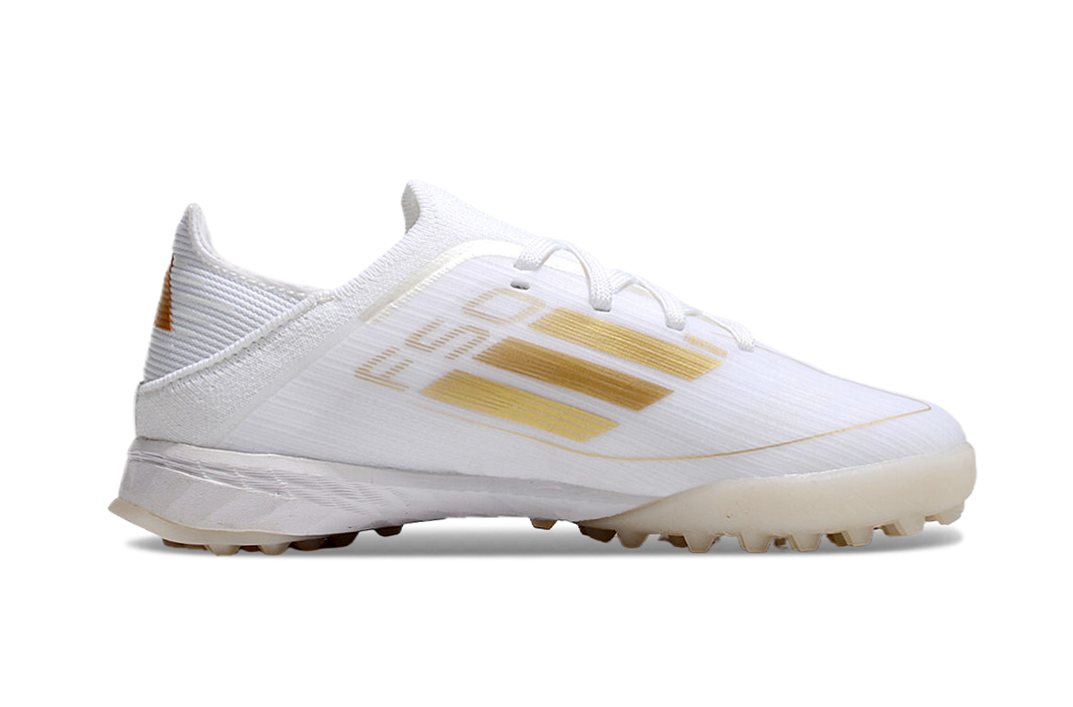 图片[9]-阿迪达斯的#50系列足球鞋，鞋面采用针织防水材质，能在比赛中有效阻挡水分进入，保持脚部干爽。鞋侧标志性的三道杠彰显品牌特色。 有FG底TF底鞋底设计注重抓地力，纹路多样且清晰，能适应不同场地状况，助力球员在球场上快速奔跑、灵活转向。颜色丰富，有白色、紫色、荧光绿、红色等，满足个性化需求。尺码涵盖30 – 35码，适合小尺码脚型的球员 。-选品中心