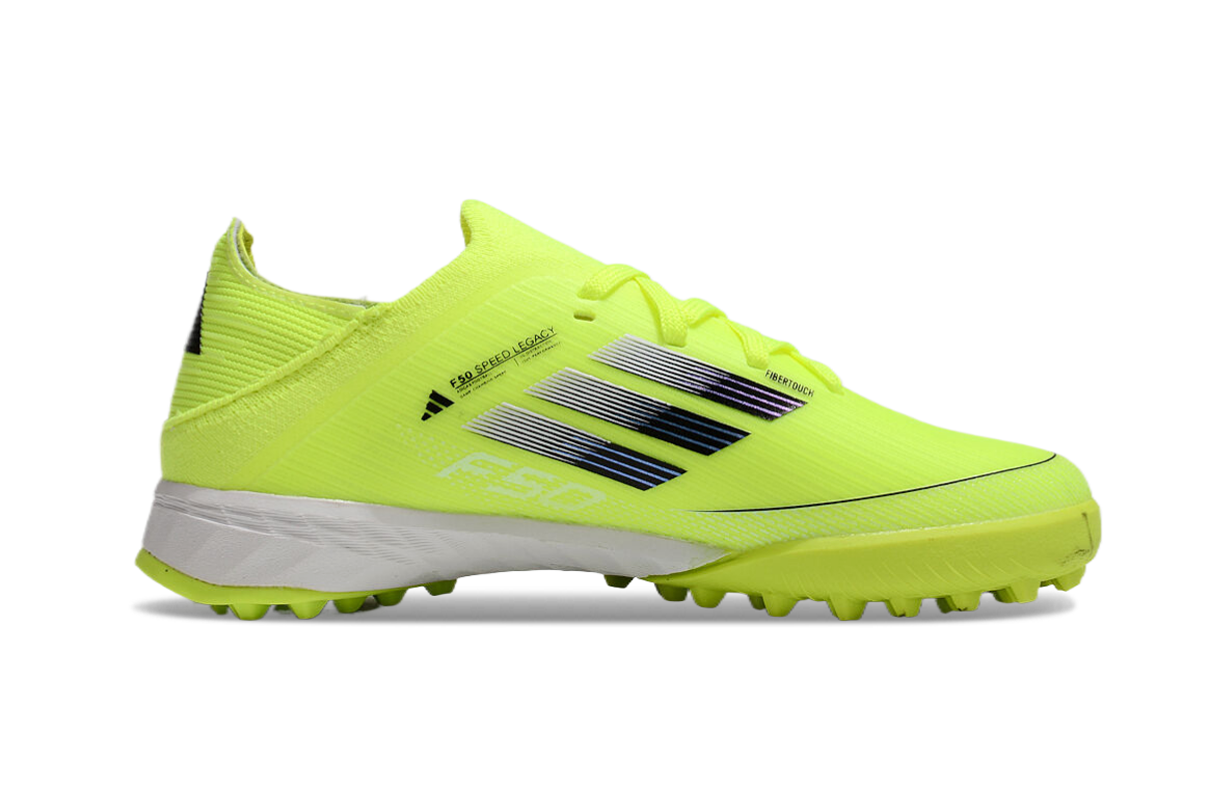 图片[4]-阿迪达斯的#50系列足球鞋，鞋面采用针织防水材质，能在比赛中有效阻挡水分进入，保持脚部干爽。鞋侧标志性的三道杠彰显品牌特色。 有FG底TF底鞋底设计注重抓地力，纹路多样且清晰，能适应不同场地状况，助力球员在球场上快速奔跑、灵活转向。颜色丰富，有白色、紫色、荧光绿、红色等，满足个性化需求。尺码涵盖30 – 35码，适合小尺码脚型的球员 。-选品中心