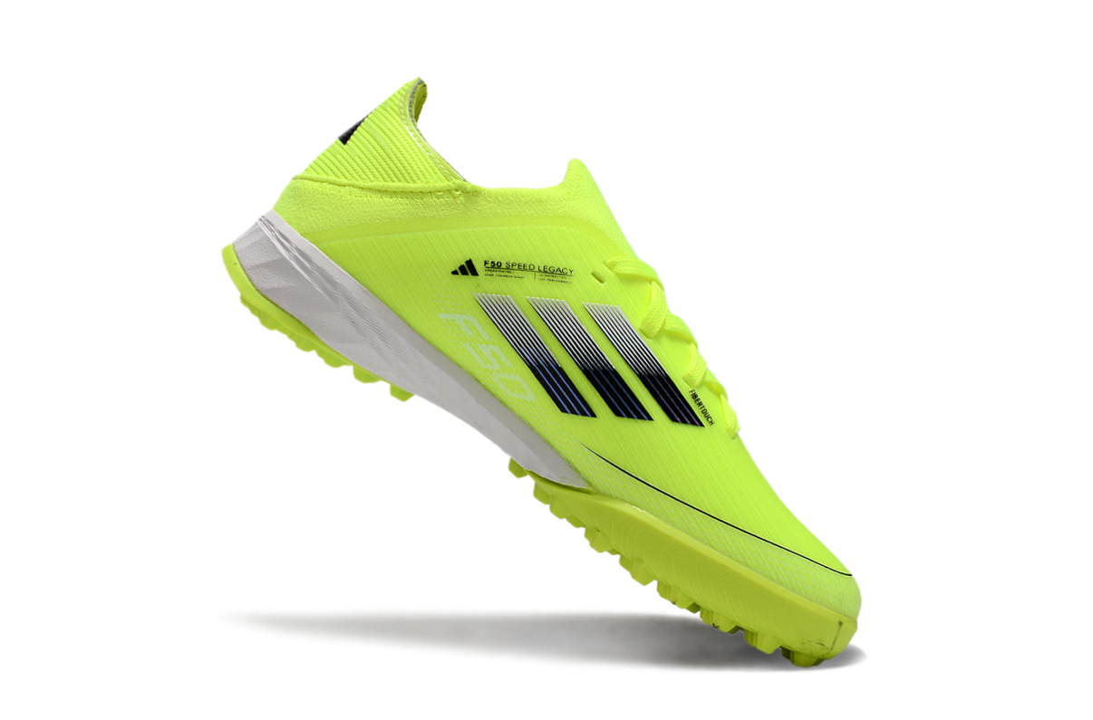 图片[8]-阿迪达斯的#50系列足球鞋，鞋面采用针织防水材质，能在比赛中有效阻挡水分进入，保持脚部干爽。鞋侧标志性的三道杠彰显品牌特色。 有FG底TF底鞋底设计注重抓地力，纹路多样且清晰，能适应不同场地状况，助力球员在球场上快速奔跑、灵活转向。颜色丰富，有白色、紫色、荧光绿、红色等，满足个性化需求。尺码涵盖30 – 35码，适合小尺码脚型的球员 。-选品中心