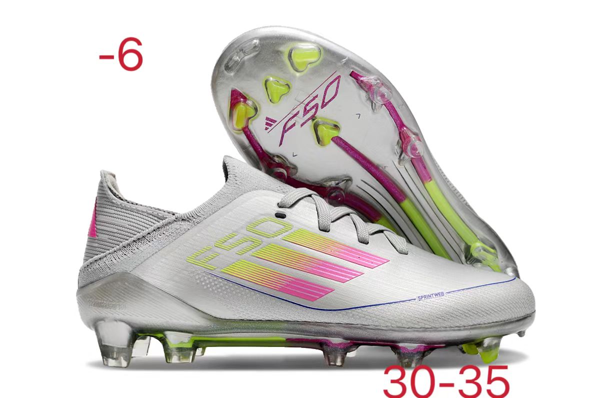 图片[2]-阿迪达斯的#50系列足球鞋，鞋面采用针织防水材质，能在比赛中有效阻挡水分进入，保持脚部干爽。鞋侧标志性的三道杠彰显品牌特色。 有FG底TF底鞋底设计注重抓地力，纹路多样且清晰，能适应不同场地状况，助力球员在球场上快速奔跑、灵活转向。颜色丰富，有白色、紫色、荧光绿、红色等，满足个性化需求。尺码涵盖30 – 35码，适合小尺码脚型的球员 。-选品中心