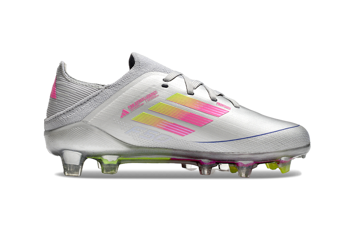 图片[4]-阿迪达斯的#50系列足球鞋，鞋面采用针织防水材质，能在比赛中有效阻挡水分进入，保持脚部干爽。鞋侧标志性的三道杠彰显品牌特色。 有FG底TF底鞋底设计注重抓地力，纹路多样且清晰，能适应不同场地状况，助力球员在球场上快速奔跑、灵活转向。颜色丰富，有白色、紫色、荧光绿、红色等，满足个性化需求。尺码涵盖30 – 35码，适合小尺码脚型的球员 。-选品中心