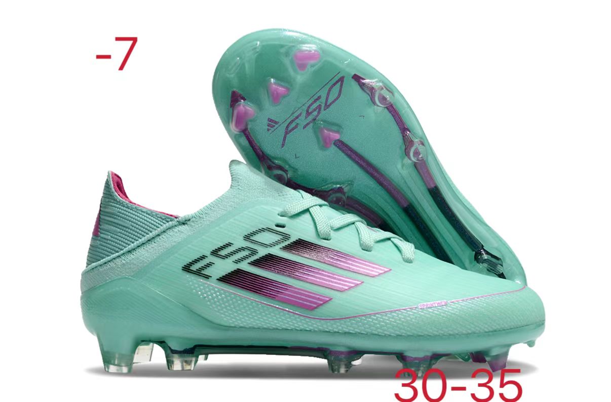 图片[2]-阿迪达斯的#50系列足球鞋，鞋面采用针织防水材质，能在比赛中有效阻挡水分进入，保持脚部干爽。鞋侧标志性的三道杠彰显品牌特色。 有FG底TF底鞋底设计注重抓地力，纹路多样且清晰，能适应不同场地状况，助力球员在球场上快速奔跑、灵活转向。颜色丰富，有白色、紫色、荧光绿、红色等，满足个性化需求。尺码涵盖30 – 35码，适合小尺码脚型的球员 。-选品中心