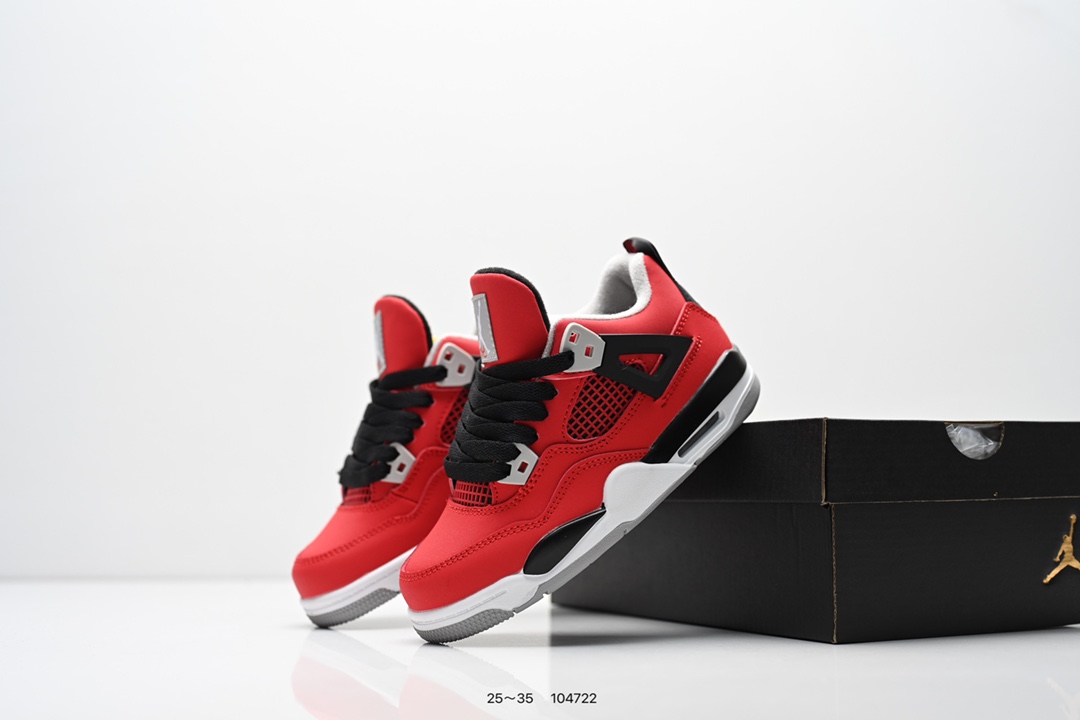 NO:717741,I won’t buy a bag during the Chinese New Year this year. If I do, I’ll buy little red shoes. After all, “red as purple” is too exaggerated, and “red just right” is considered stable. Put it on and you will be the most beautiful “conspicuous bag” in the village.,,19860909今年过年不买包,要买就买小红鞋.毕竟“红得发紫”太夸张,“红得刚好”才叫稳,穿上它,你就是村里最靓的“显眼包”.,,,Children's