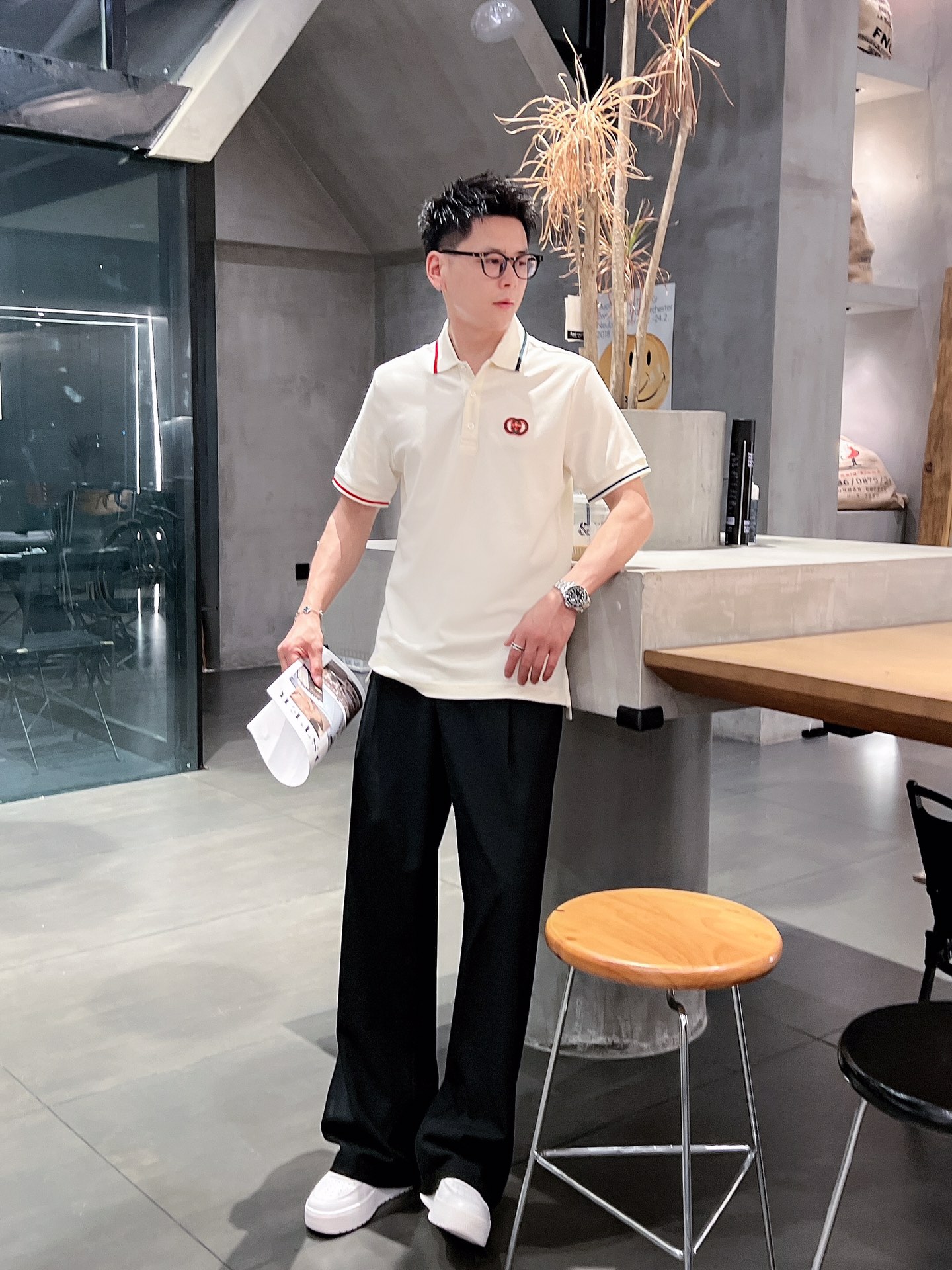 NO:156323,Gucc* fit style M-XXxl 23SS latest and top version webbing edge design metal hardware decoration solid color versatile lapel ploo shirt, summer classic series quality counter original single short sleeves, top-level production process imported fabric, counter quality printing design, using imported high-end customized fabric, imported silk thread feels first-class!  Official website for sale!  Code number M-XXXL 170-(M) 175-135(L) 178-150(XL)180-160(XXL) 180-170(XXXL),,gucci,T-shirt,alexander wang19860909Gucc*合身版型M-XXxl 23SS最新最顶级版本织带拼边设计金属五金装饰纯色百搭翻领ploo衫,夏季经典系列品质专柜原单短袖,顶级制作工艺进口面料,专柜品质印花设计,采用进口高端订制面料,进口丝线手感一流！官网在售！码数M-XXXL 170-(M) 175-135(L) 178-150(XL)180-160(XXL) 180-170(XXXL),,gucci,T-shirt,alexander wang,Men's clothing