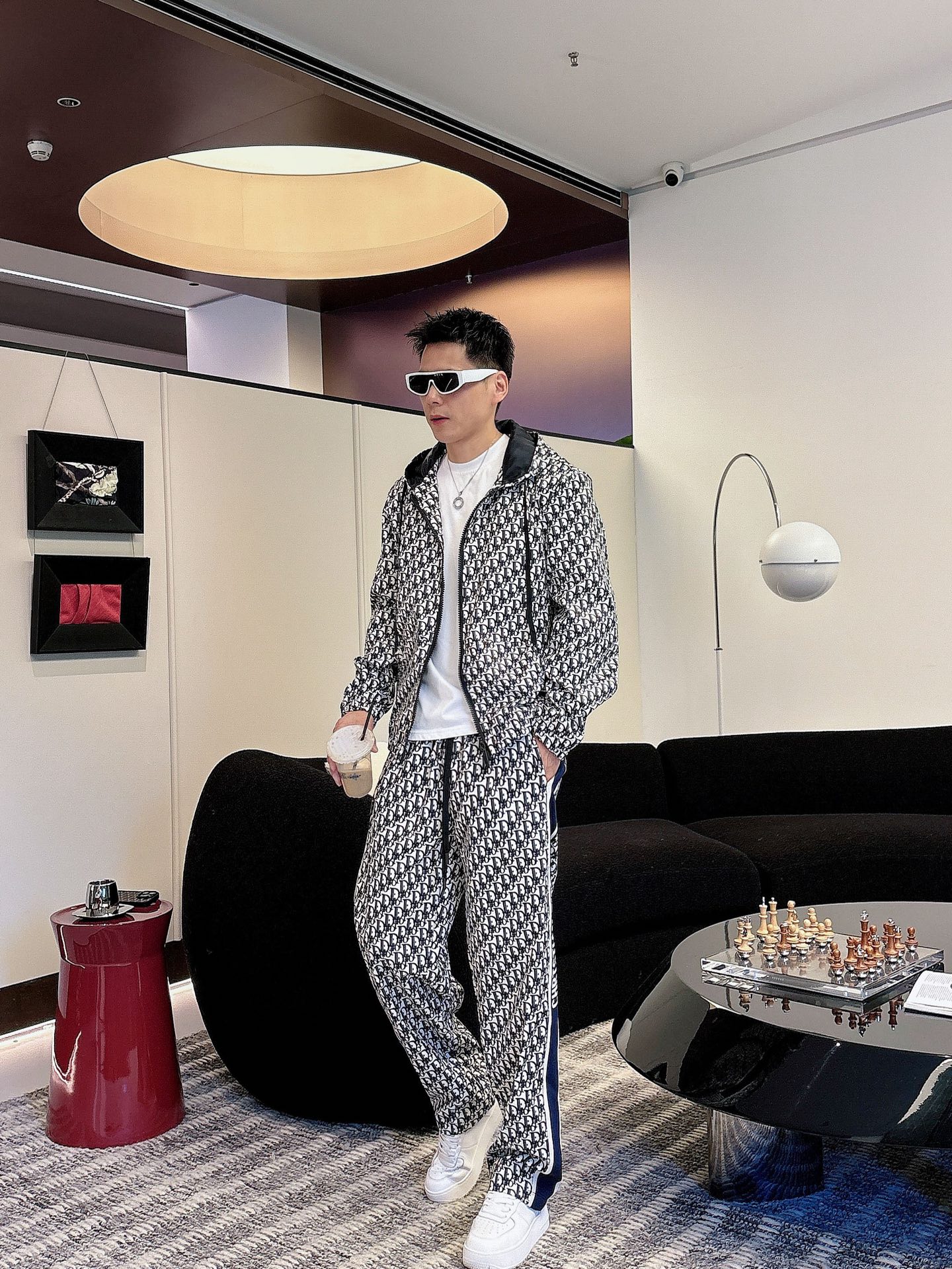 NO:571418,Dior* casual suit version 2025 autumn and winter top imported private goods, high-end spliced ​​hooded suit with customized hardware to create a multi-zipper and multi-pocket design suit, the counter version is fashionable yet luxurious. The quality is unquestionable. The upper body effect is great, the same style on the luxury official website. Style counter size M-3XL,, dior, dior, hats, alexander wang19860909迪奥 Dior*休闲套装版型 2025秋冬款顶级进口私货,高端拼接连帽套装定制五金打造多拉链多口袋设计套装,专柜款时尚不失奢华 品质毋庸置疑 上身效果超赞,奢华官网同款 款式专柜尺码M-3XL,,dior,dior,hats,alexander wang,Men's clothing