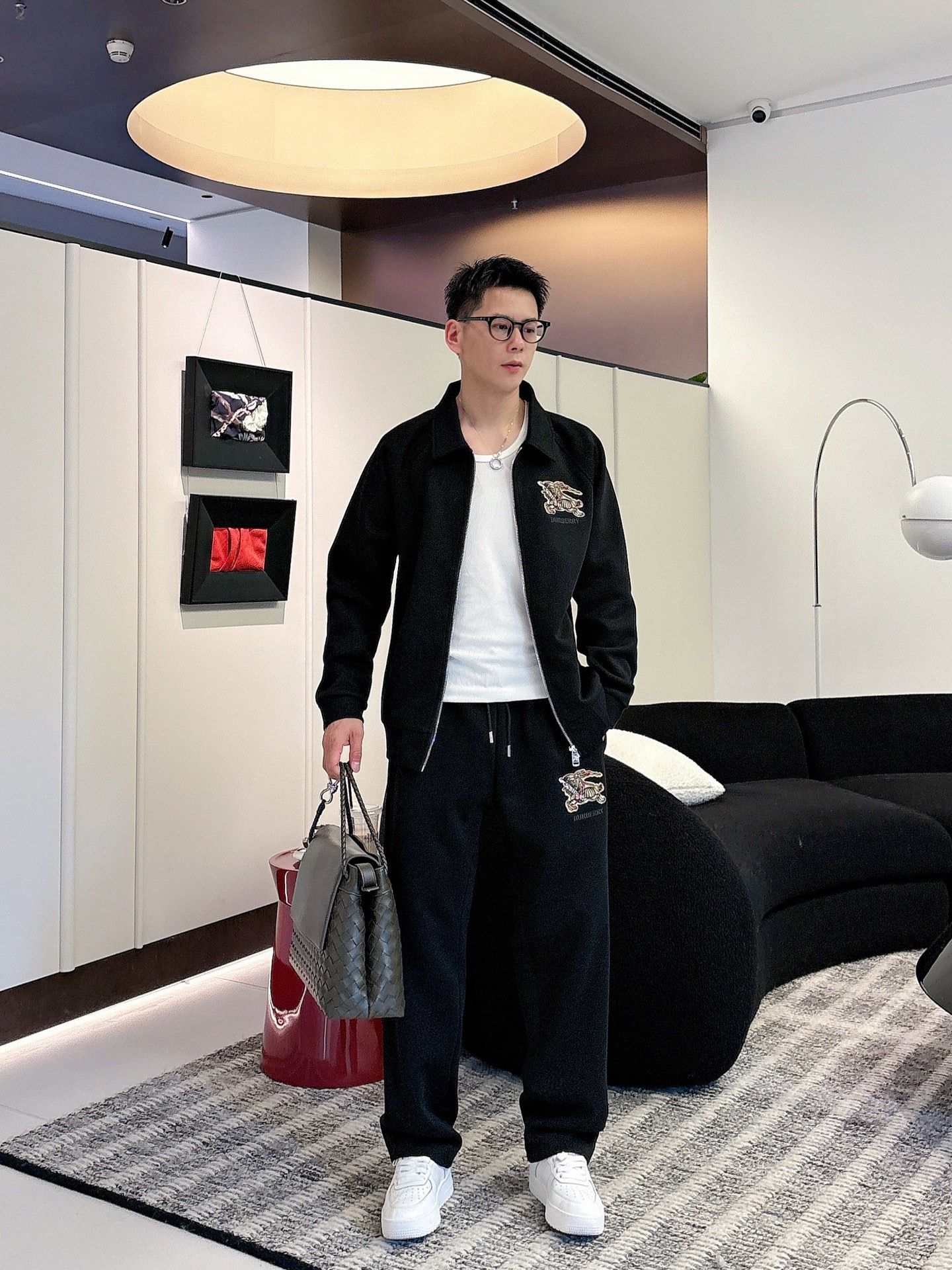 NO:527105,BBR* Set style m-xxxl Top black suit War Horse logo zipper casual suit, hot picture logo embroidery classic fusion versatile counter style suit, top-quality precision made and fusion auxiliary materials, classic 3 standards complete, trendy men's fashion, whether it is the comfort of the upper body or it is incomparable 170-125(M) 175-140(L) 178-155 (XL) 178-170(XXL) 180-185(XXXL) your,,alexander wang19860909BBR* 套装版型m-xxxl 顶级黑色套装战马logo拉链款休闲套装,烫图logo绣花经典融合百搭专柜款套装,顶级精工制做融合辅料打造,经典3标齐全,潮男时尚,无论是上身舒适度还是都是无可比拟的存在 170-125(M) 175-140(L) 178-155 (XL)178-170(XXL) 180-185(XXXL) your,,alexander wang,Men's clothing