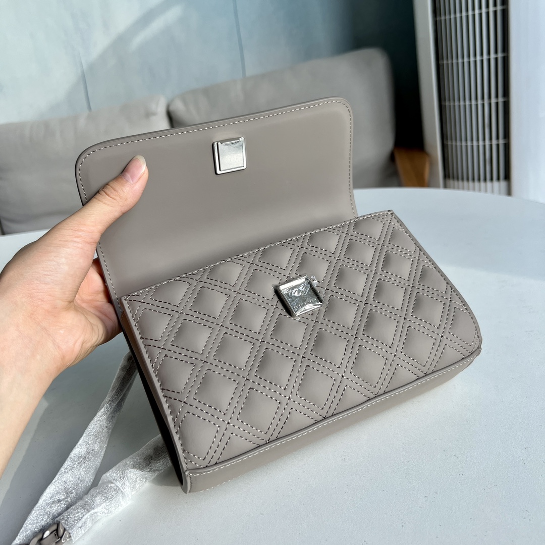 Tory Burch 82559 TB菱格哑光磨砂皮