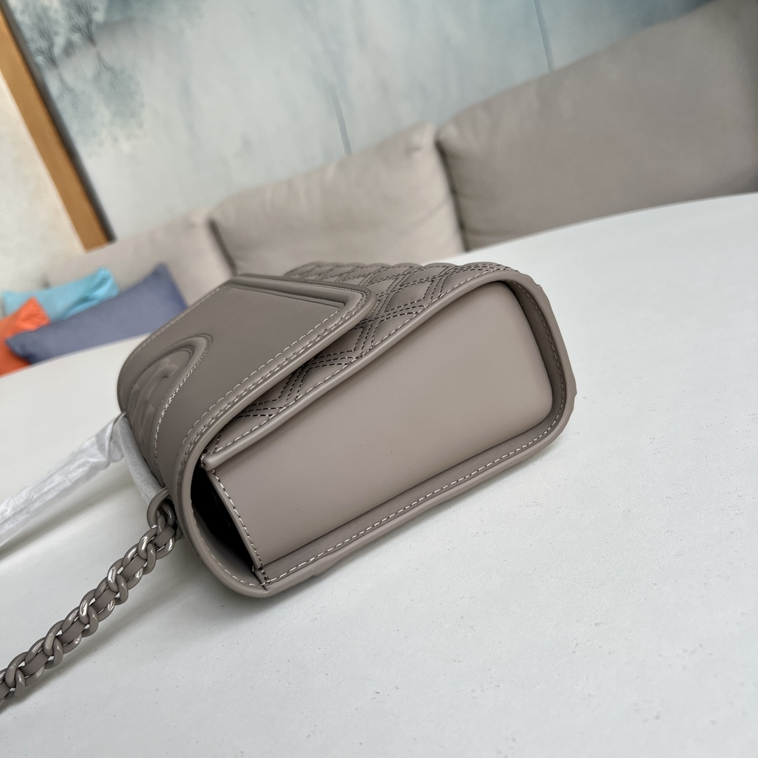 Tory Burch 82559 TB菱格哑光磨砂皮