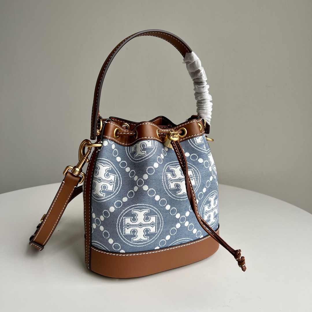 Tory Burch TB新款T Monogram水桶包 T Monogram 图案 搭配水洗牛仔提花