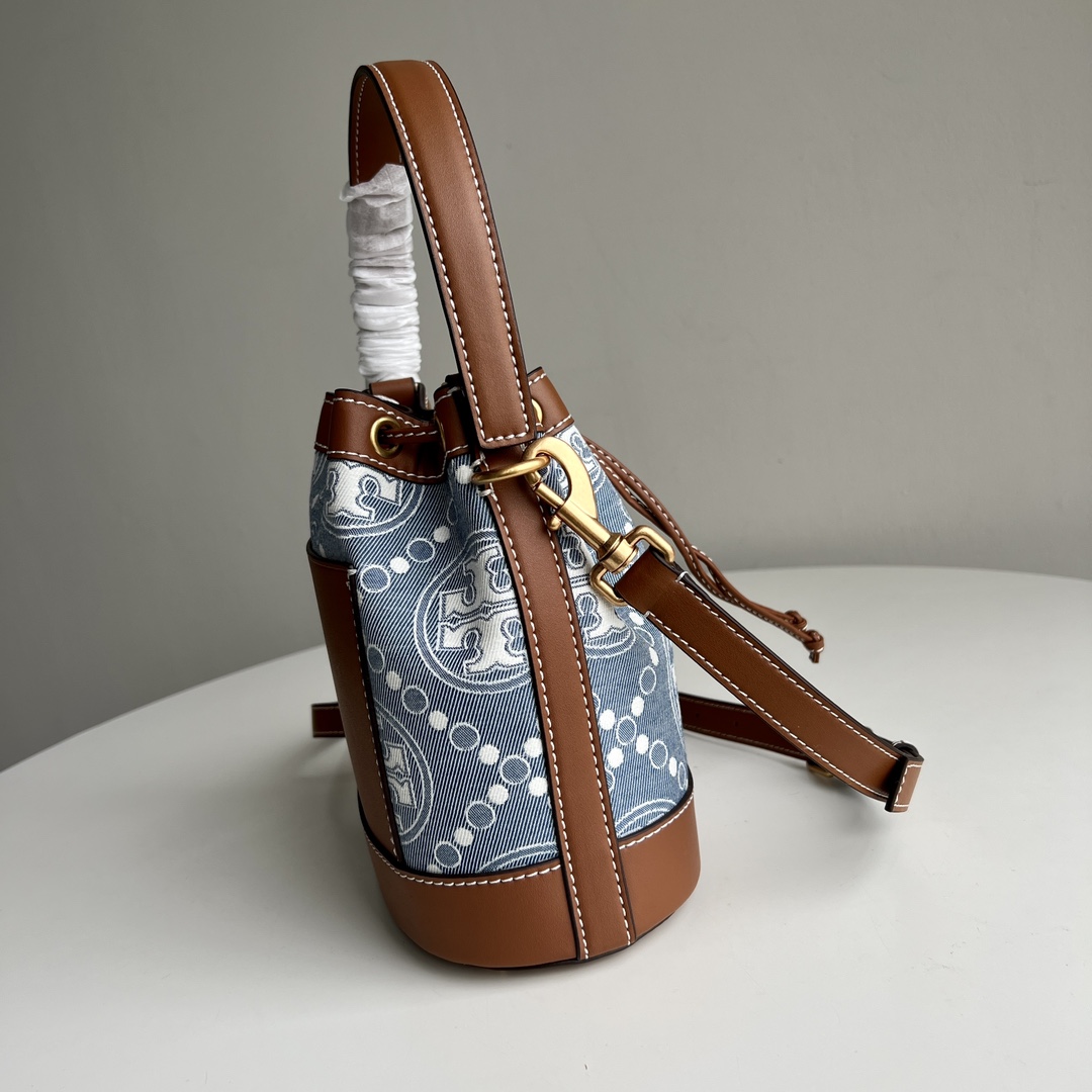 Tory Burch TB新款T Monogram水桶包 T Monogram 图案 搭配水洗牛仔提花