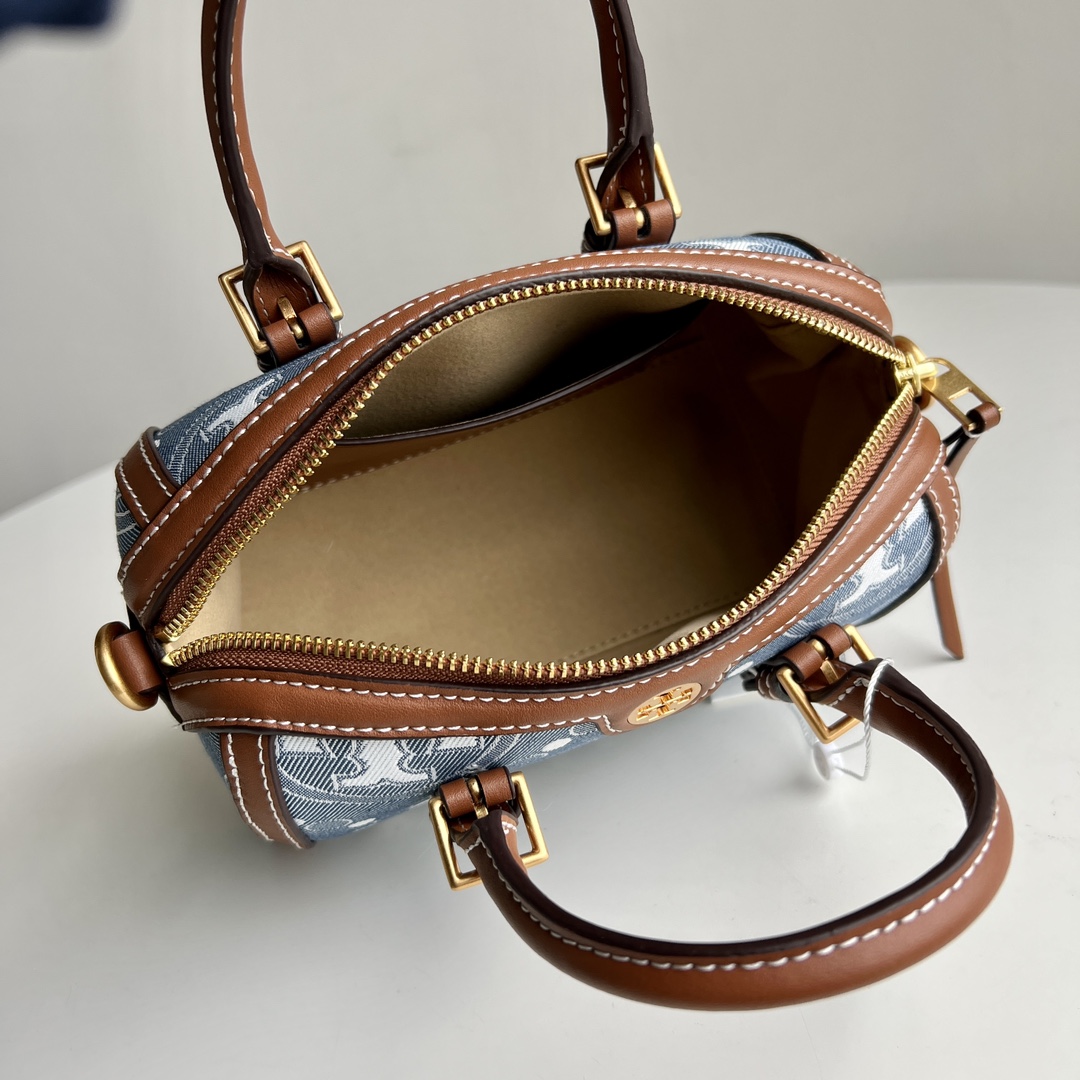 Tory Burch ～TB新款酒桶包 T Monogram 图案 搭配轻洗单宁蓝提花 焕新演绎浓郁品牌特色