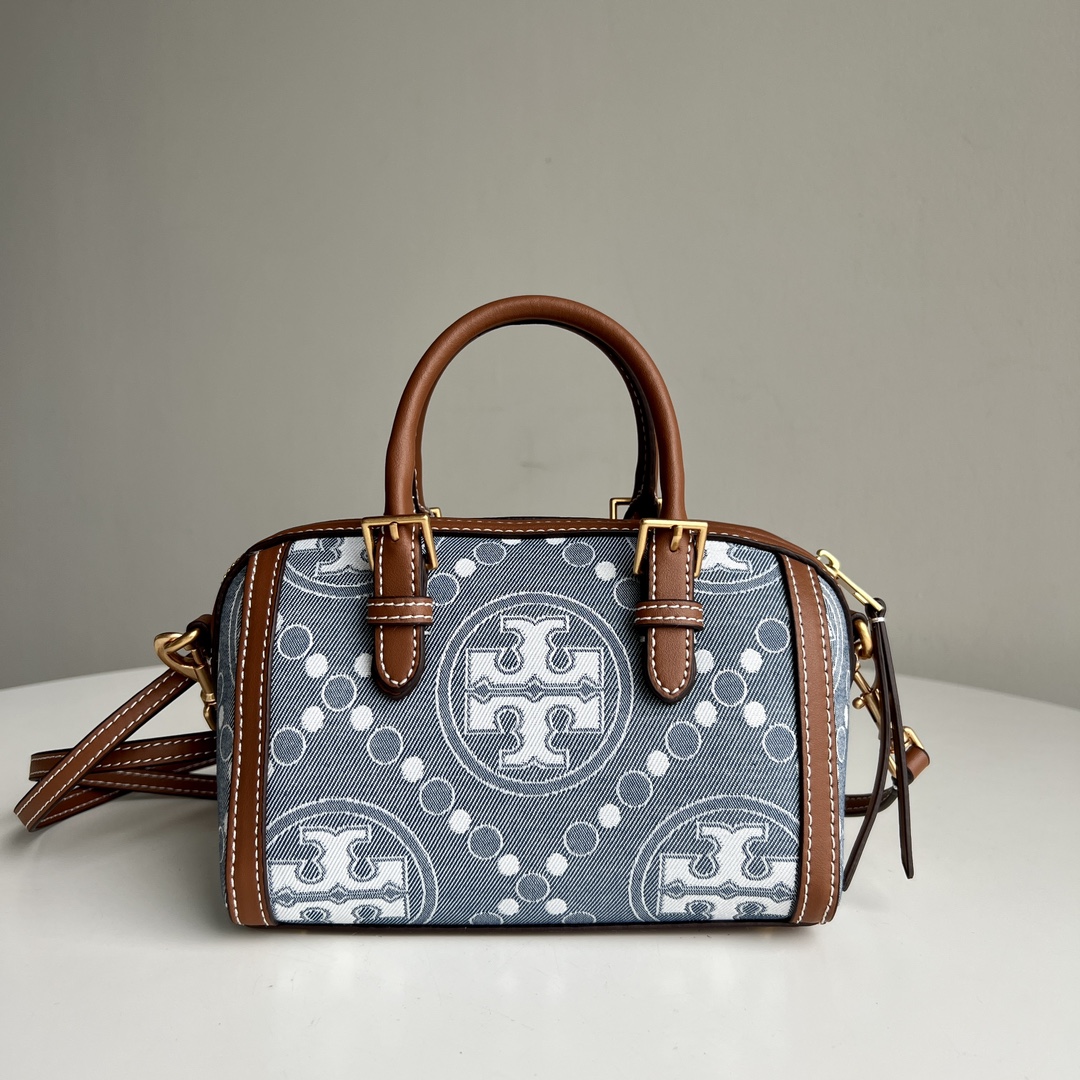 Tory Burch ～TB新款酒桶包 T Monogram 图案 搭配轻洗单宁蓝提花 焕新演绎浓郁品牌特色