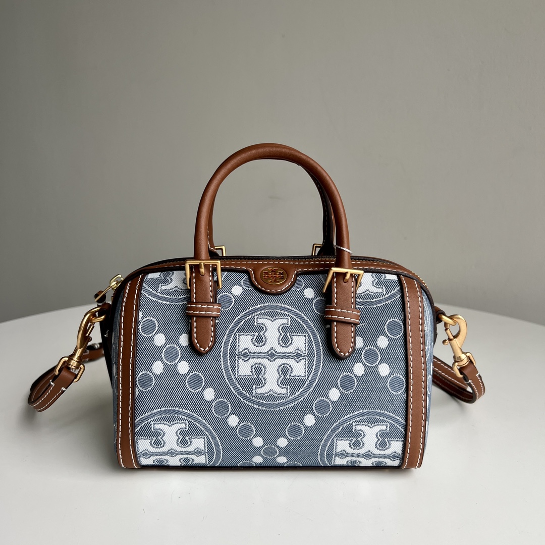 Tory Burch ～TB新款酒桶包 T Monogram 图案 搭配轻洗单宁蓝提花 焕新演绎浓郁品牌特色
