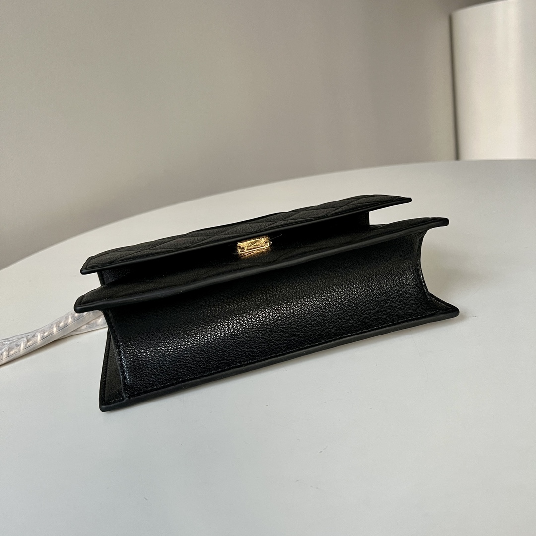 Tory Burch TORY BURCH 汤丽柏琦 Willa小香风菱格链条包简约款 山羊皮质 这种皮质比较耐磨哦