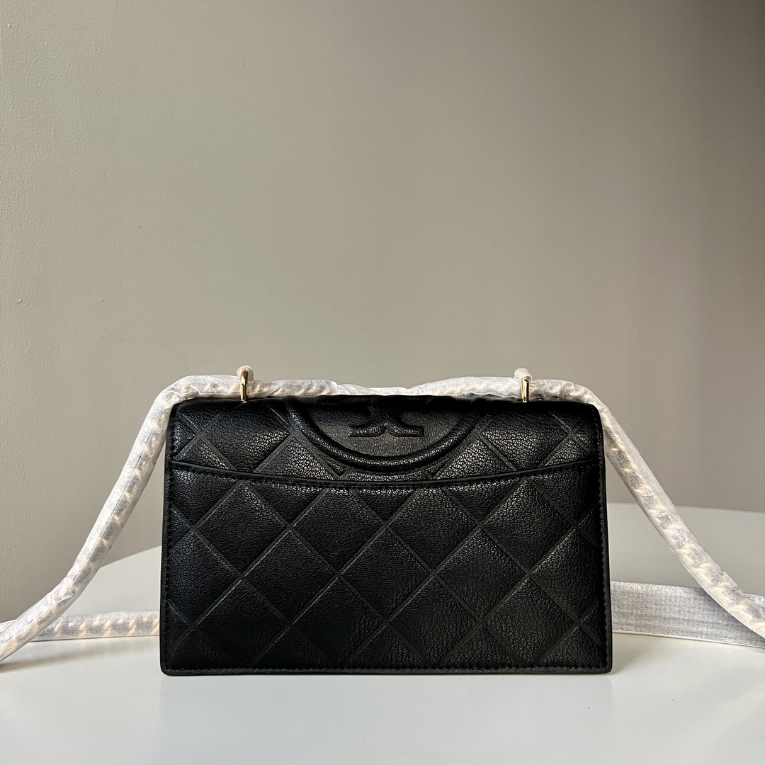 Tory Burch TORY BURCH 汤丽柏琦 Willa小香风菱格链条包简约款 山羊皮质 这种皮质比较耐磨哦