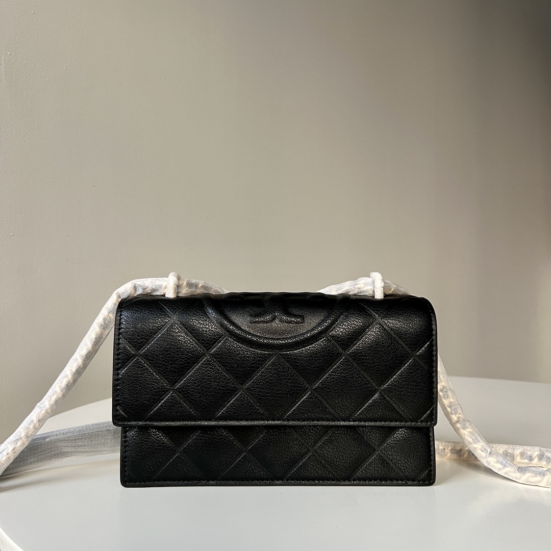 Tory Burch TORY BURCH 汤丽柏琦 Willa小香风菱格链条包简约款 山羊皮质 这种皮质比较耐磨哦