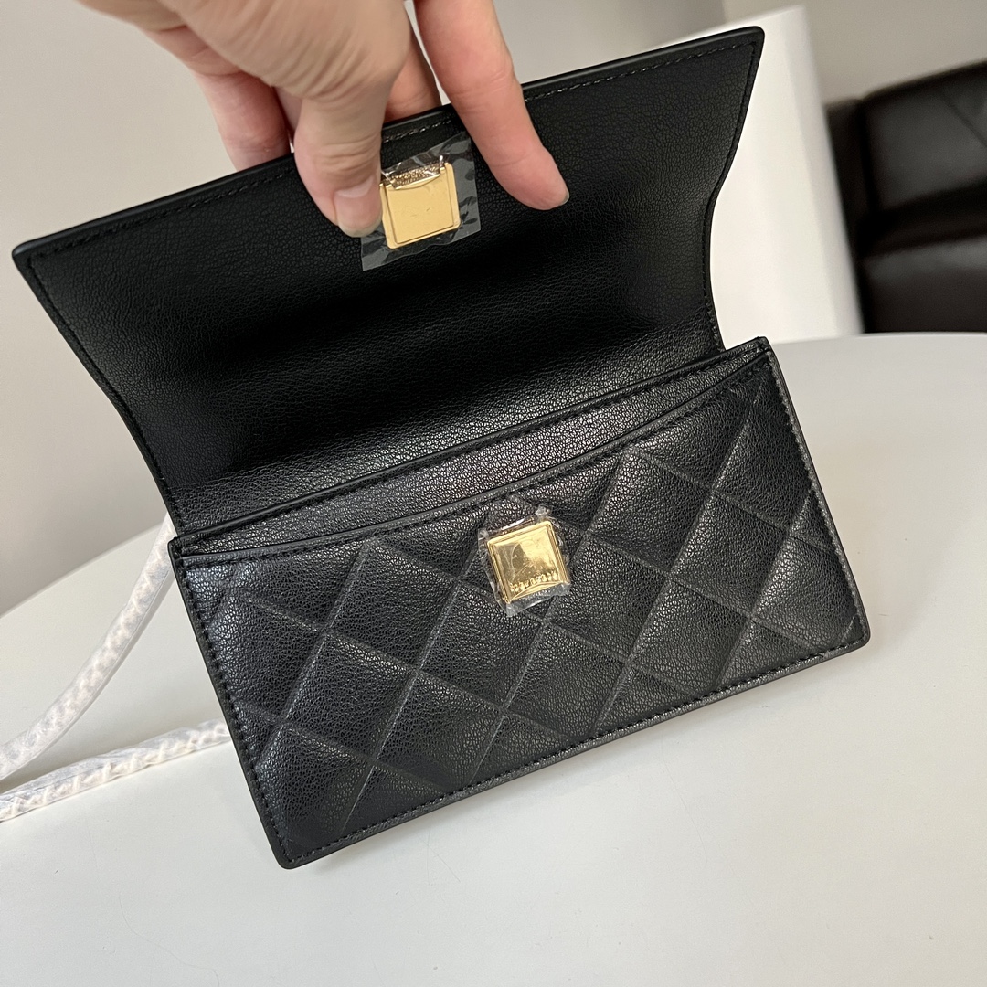 Tory Burch TORY BURCH 汤丽柏琦 Willa小香风菱格链条包简约款 山羊皮质 这种皮质比较耐磨哦