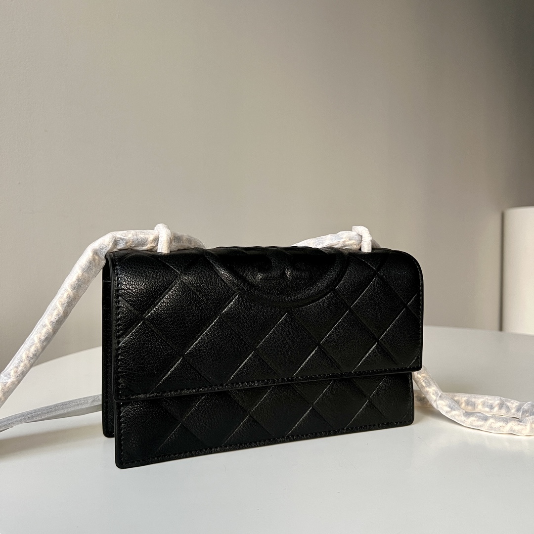 Tory Burch TORY BURCH 汤丽柏琦 Willa小香风菱格链条包简约款 山羊皮质 这种皮质比较耐磨哦