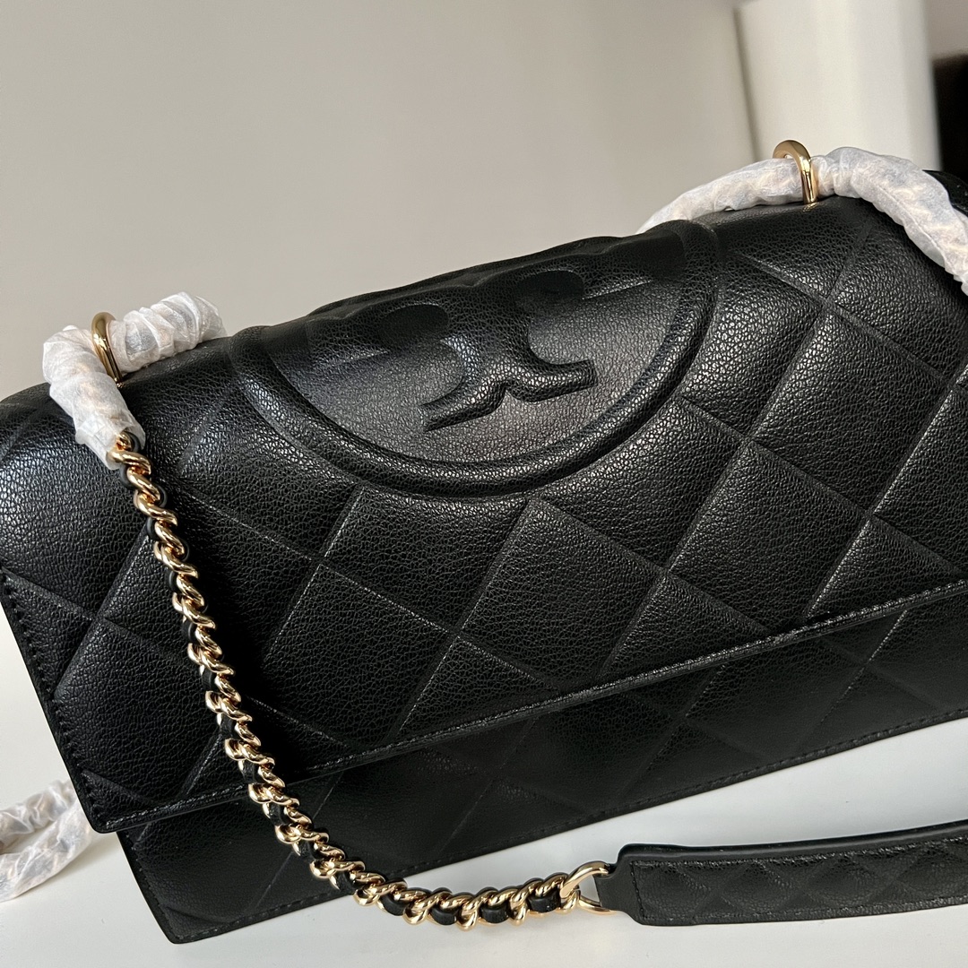 Tory Burch TORY BURCH 汤丽柏琦 Willa小香风菱格链条包简约款 山羊皮质 这种皮质比较耐磨哦
