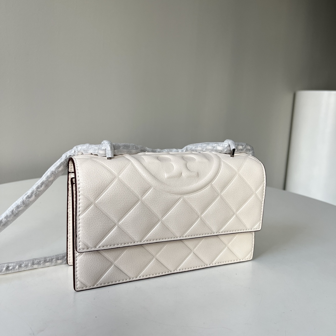 Tory Burch TORY BURCH 汤丽柏琦 Willa小香风菱格链条包简约款 山羊皮质 这种皮质比较耐磨哦