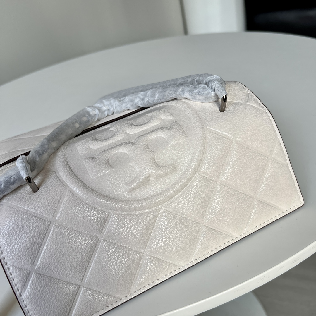 Tory Burch TORY BURCH 汤丽柏琦 Willa小香风菱格链条包简约款 山羊皮质 这种皮质比较耐磨哦