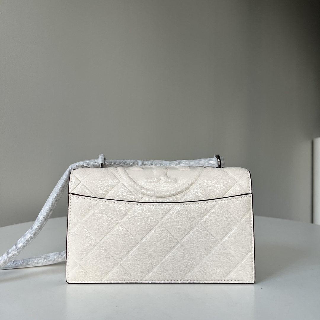 Tory Burch TORY BURCH 汤丽柏琦 Willa小香风菱格链条包简约款 山羊皮质 这种皮质比较耐磨哦