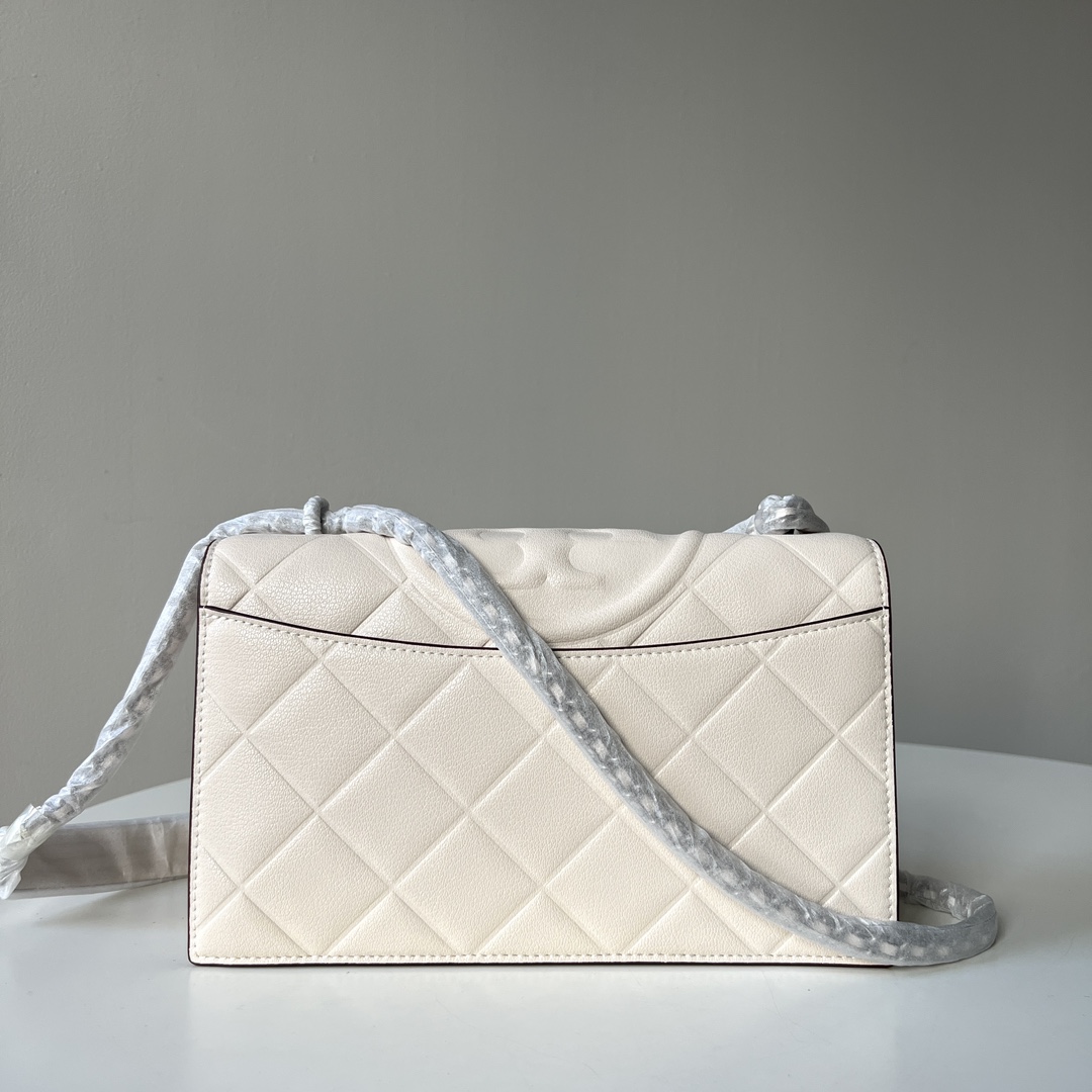 Tory Burch ～小号白色 TORY BURCH 汤丽柏琦 Willa小香风菱格链条包简约款 山羊皮质 这种皮质比较耐磨哦