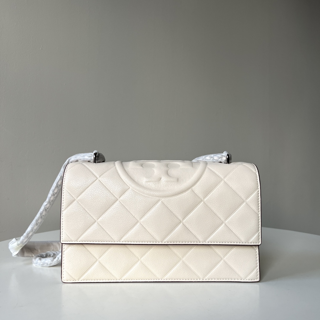 Tory Burch ～小号白色 TORY BURCH 汤丽柏琦 Willa小香风菱格链条包简约款 山羊皮质 这种皮质比较耐磨哦