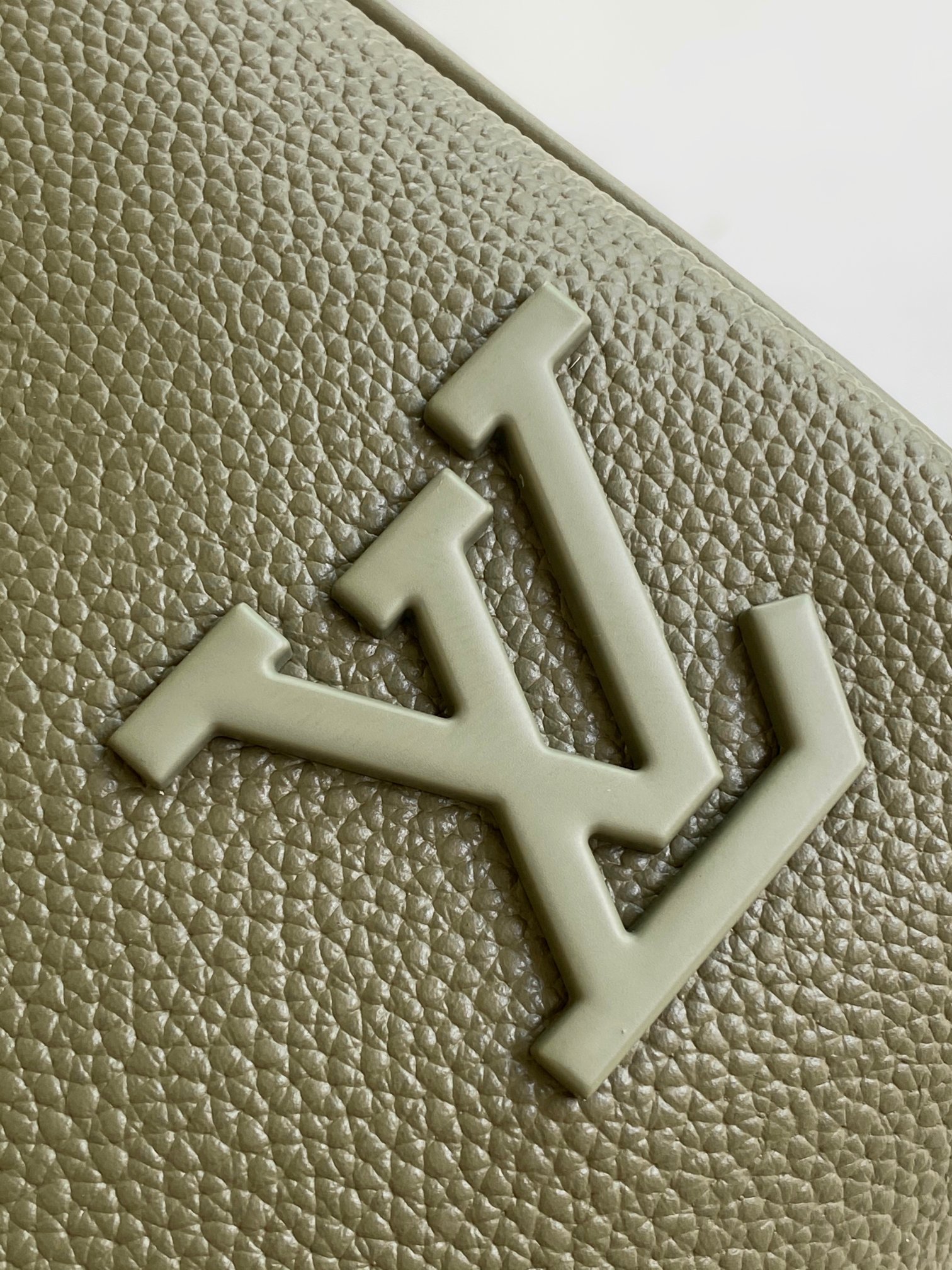 Louis Vuitton Keepall Bandoulière 50 Monogram Olive Green Travel Bag 8 a1750872289344 6144