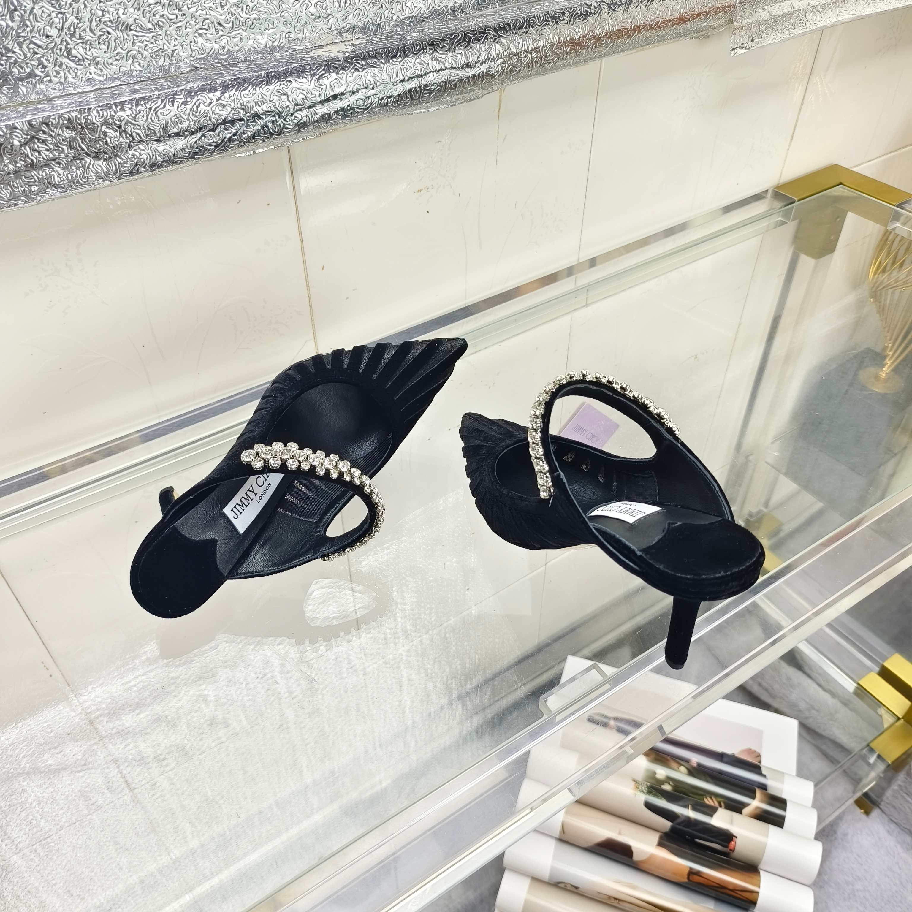 NO:168956,JIMMY CHOO Popular pointed rhinestone high heels diamond belt semi-slipper sandals imported fabric velvet net inner lambskin outsole Italian leather outsole size 35～39 (33 34 40 41 42 customized non-return) heel height 6.5/8.5cm, high heels, jimmy choo, sandals, high heels, sheepskin, Leather soles19860909JIMMY CHOO 爆款尖头水钻高跟鞋钻带半拖凉鞋 面料进口丝绒拼网 内里小羊皮 大底意大利真皮大底码数35～39(33 34 40 41 42定制不退换) 跟高6.5/8.5cm,高跟鞋,jimmy choo,sandals,high heels,sheepskin,Leather soles,Women's Shoes