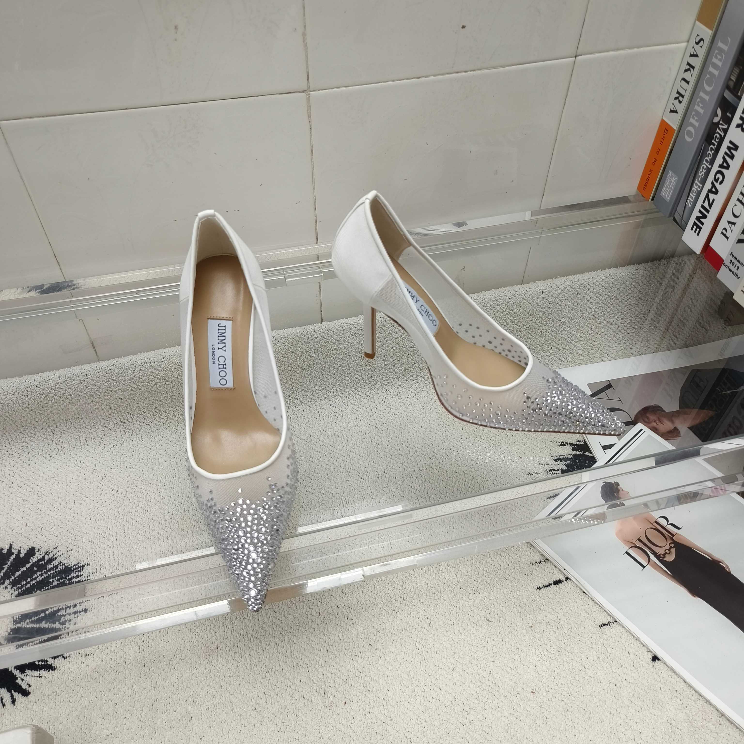 NO:446127,JIMMY CHOO Mesh Rhinestone Shoes Purchase Level!  Crystal inlay is flashing and charming. Buy ZP molding and making versions. Our family is right for the plate, regardless of the material or workmanship details. When adjusting the last, the grid version must be adjusted every time the last is modified. Until it is exactly the same as the plate shoes, it is very delicate and delicate!  Original mesh and diamonds on the upper, foot pad lambskin, outsole, imported from Italy, size 35-39 (34, 40, 41, 42, custom made, no return or replacement), high heels, single shoes, jimmy choo, high heels, sheepskin, Leather soles19860909JIMMY CHOO 网纱水钻尖头鞋代购级别！水晶镶嵌 闪烁迷人,购入ZP开模打版 无论材质还是做工细节我们家都是对版的,在调楦的时候 每修改一次楦就要调整一次格版 直到和版鞋一模一样,非常精致细腻！ 鞋面原版网纱烫钻 垫脚小羊皮 大底意大利进口真皮大底 码数35-39（34、40、41、42定做不退不换）,高跟鞋单鞋,jimmy choo,high heels,sheepskin,Leather soles,Women's Shoes