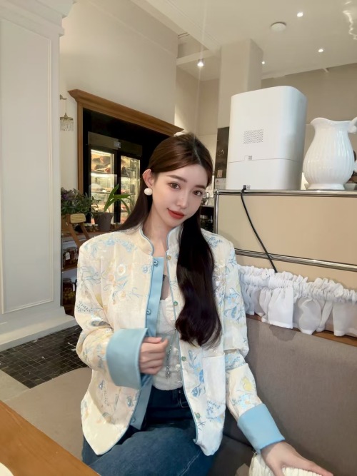 Elegant Floral Embroidered Chinese Style Jacket with Mandarin Collar 1 Elegant Floral Embroidered Chinese Style Jacket with Mandarin Collar