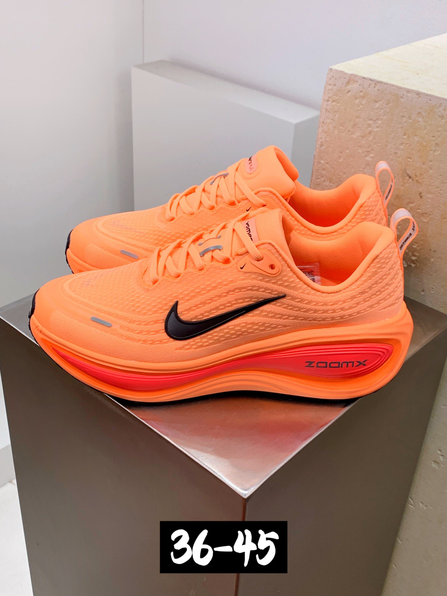 NO:533027,Collection [Real Label Version] #Upgrade original last data development paper version#Use technology weaving light fabric synthetic upper material#ZoomX foam midsole#External external non-slip wear-resistant rubber bottom sheet to create a comfortable step experience, helping to run smoothly in daily life!  Nike Vomero 18 luss super soft 'Black Dark Metallic Grey' Fomoro enhanced version series low-top lightweight thick-soled cushioning highway breathable casual sports running shoes!  Size 36 37 38 39 40 40.5 41 42 42.5 43 44 45,19860909集【真标版本】 #升级原楦原数据开发纸版#采用科技织法轻盈织物合成鞋面材质#ZoomX 泡绵中底#外置外置防滑耐磨橡胶底片造舒适迈步体验,助力日常畅跑！耐克Nike Vomero 18 lus超级迈柔'Black Dark Metallic Grey'佛莫罗加强版系列低帮轻质厚底缓震公路透气休闲运动跑步鞋！ 尺码36 37 38 39 40 40.5 41 42 42.5 43 44 45,,Men's shoes