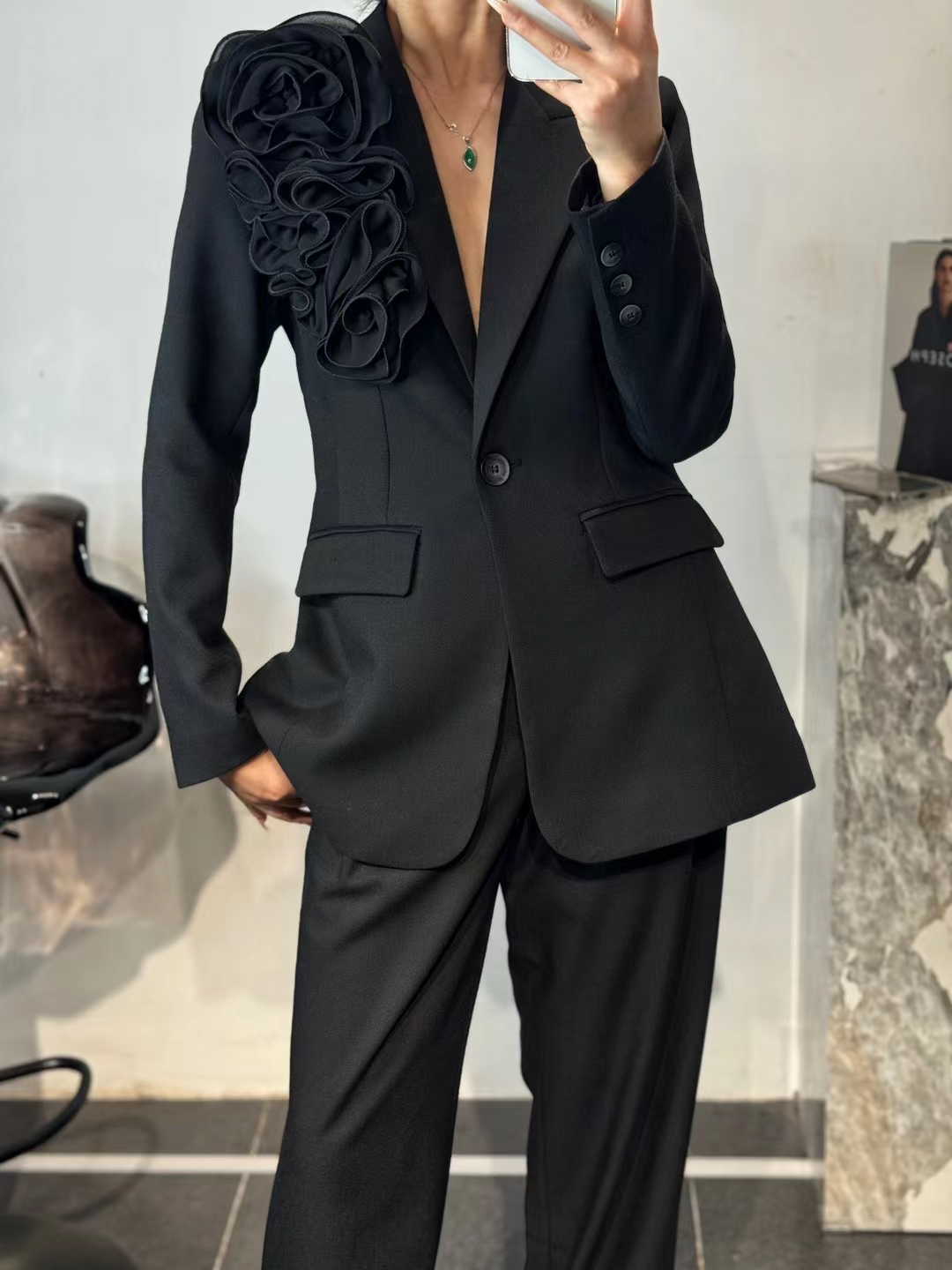 Trendy Women’s Clothing: High Quality, Packed with Home Delivery Options