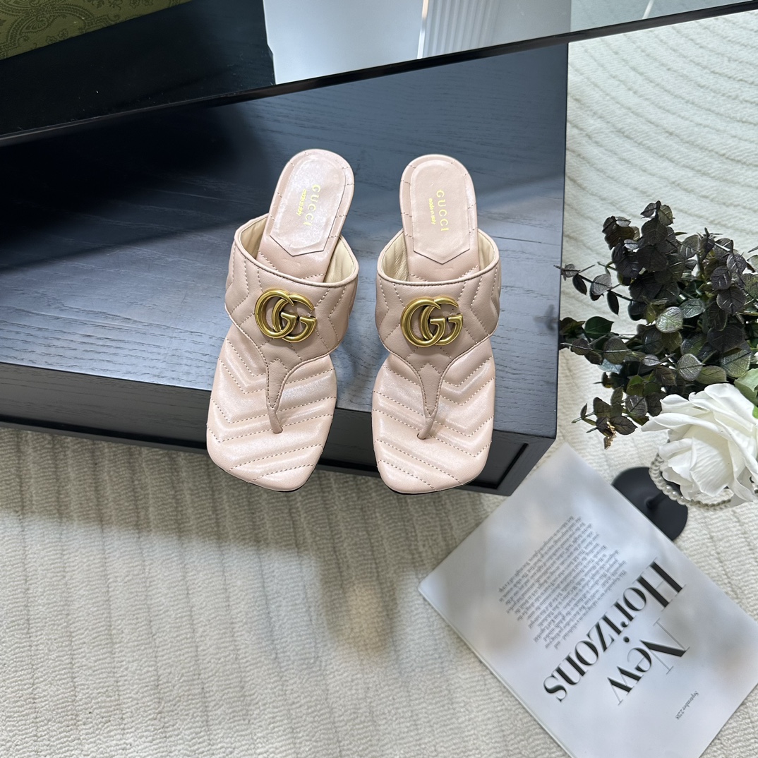 GUCCI 2025 новая калекцыя, сандалі на сярэднім абцасе з дужкай, паказальная мадэль, серыя з платформай, вышыня абцаса 5.5cm