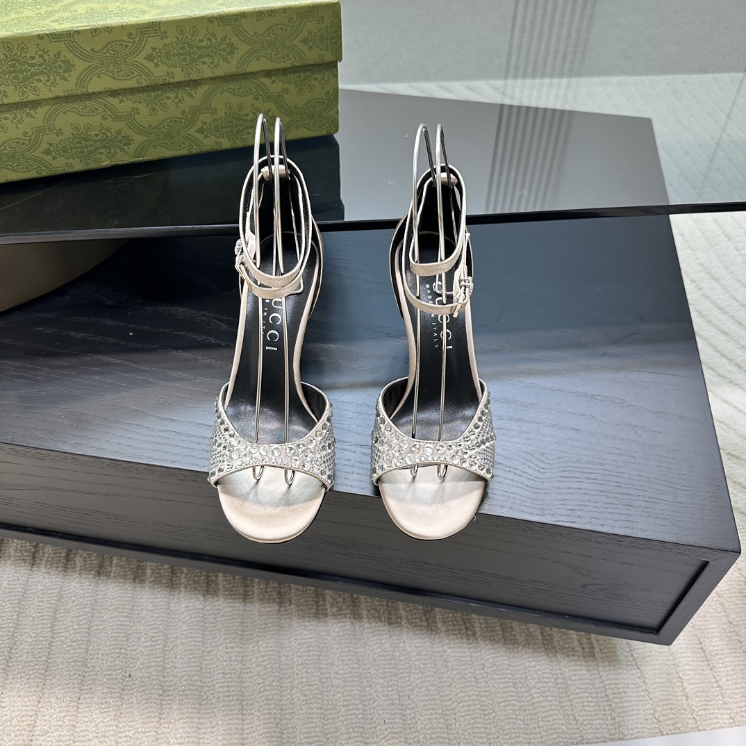 GUCCI 25S Nouveautés Printemps-Été Chaussures à talon en bambou Sandales à bride arrière Talons hauts Cuir verni importé + doublure en agneau