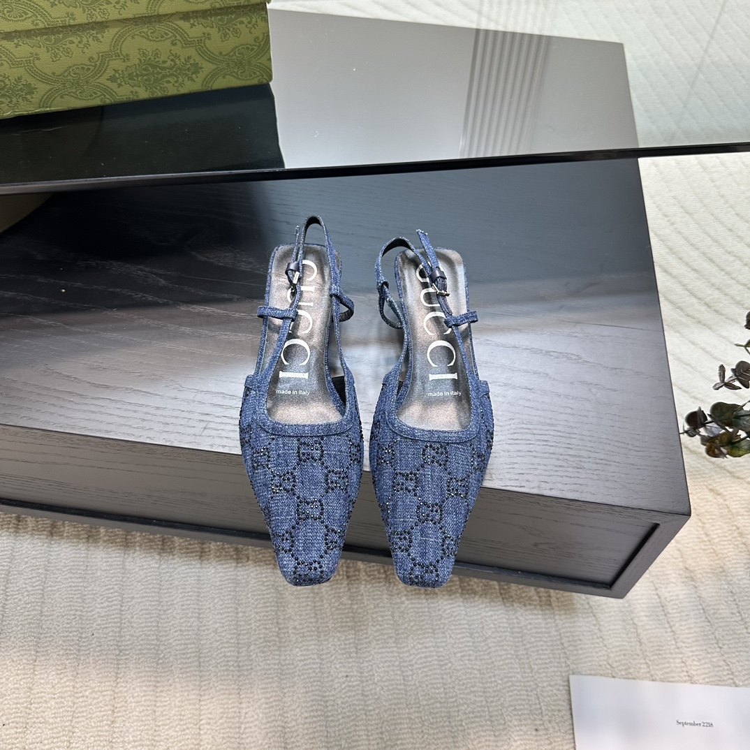 GUCCI 25 vroege lente Horsebit ballerina's catwalkschoen + Ancora rood met studs op maat gemaakt van geïmporteerde stof en geïmporteerde leren zool