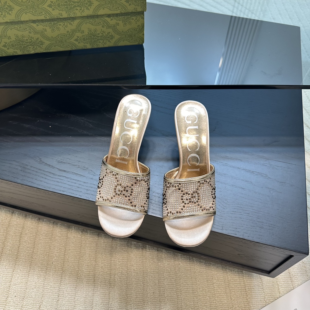 GUCCI 25S Nouveautés Printemps-Été Chaussures à talon en bambou Sandales à talon avec bride arrière Talons hauts Cuir verni importé + doublure en agneau