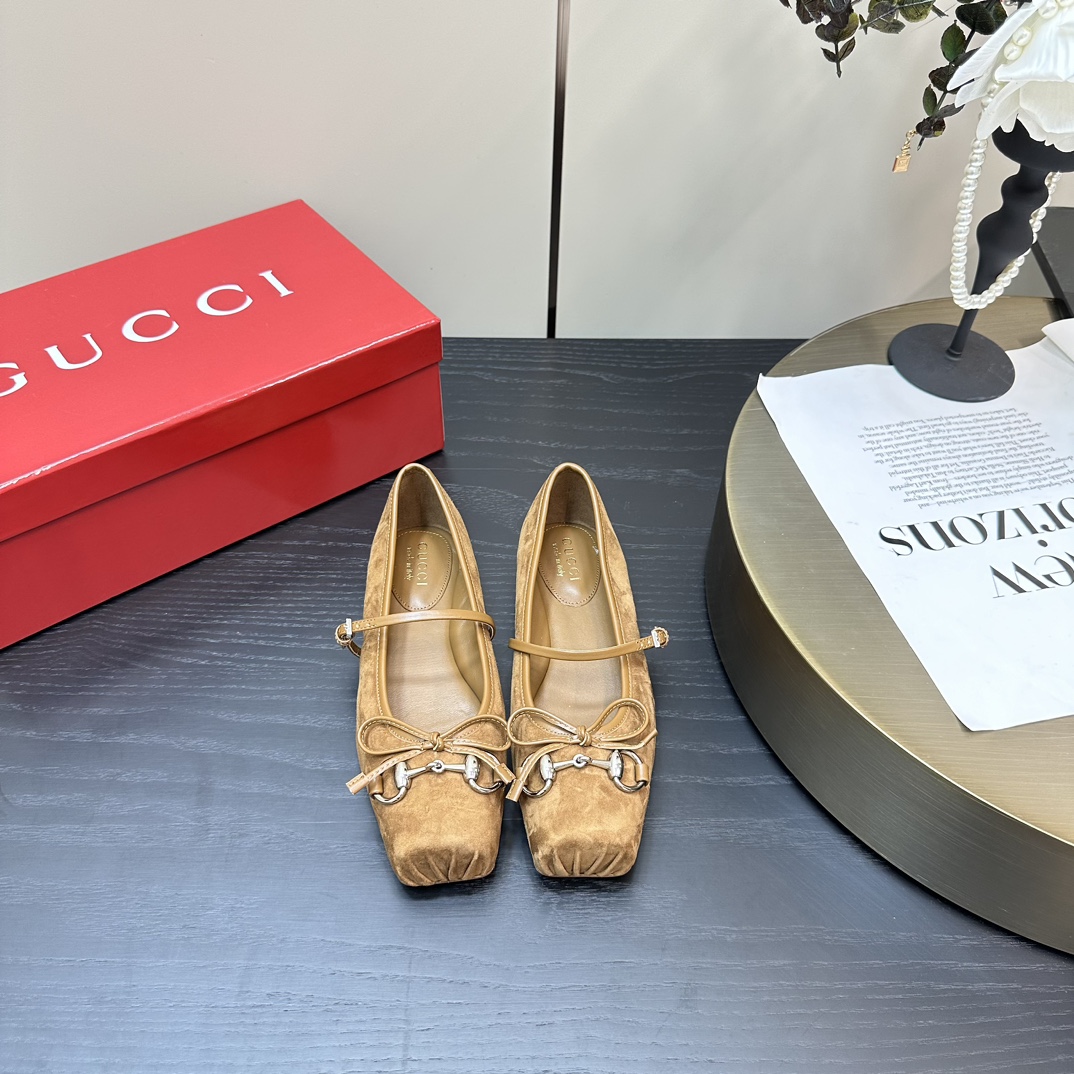 GUCCI Escarpins ballerine à mors pré-printemps, modèle défilé + clous Ancora rouge, cuir de veau/agneau velours/soie sur mesure, semelle extérieure en cuir véritable importé