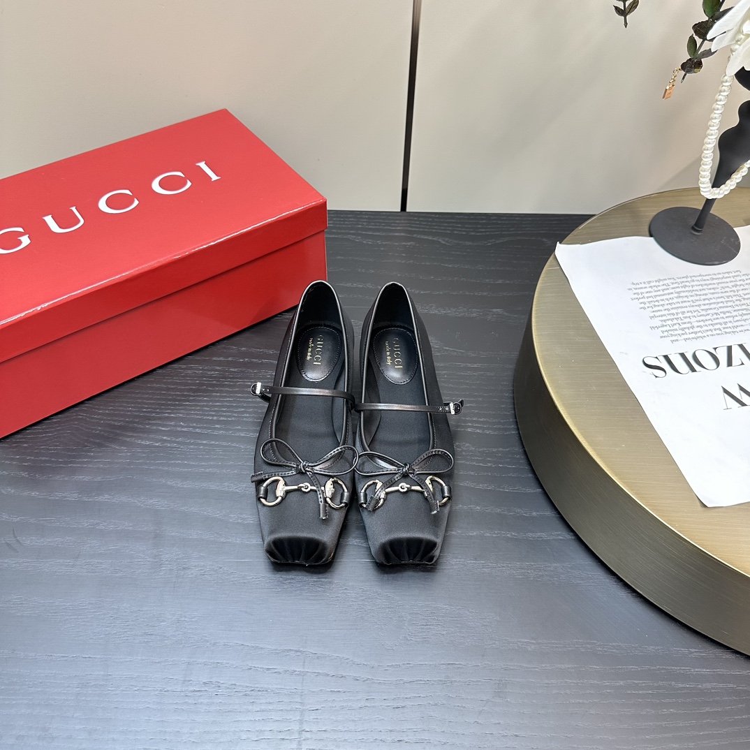 GUCCI mocassins ballerines à mors pré-printemps, modèle défilé + clous rouge Ancora, cuir de veau/agneau velours/soie sur mesure, semelle extérieure en cuir véritable importé
