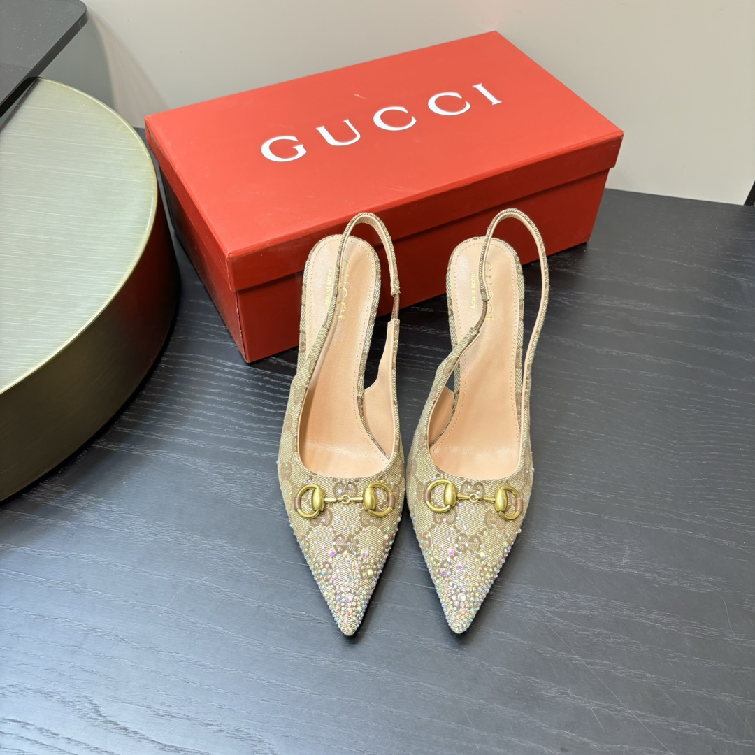 GUCCI 2024 новыя мадэлі босаножак з прамым носам і абцасам-коткай з упрыгожаннем з бліскучага каменю і матывам конскай цуглі, палатно GG