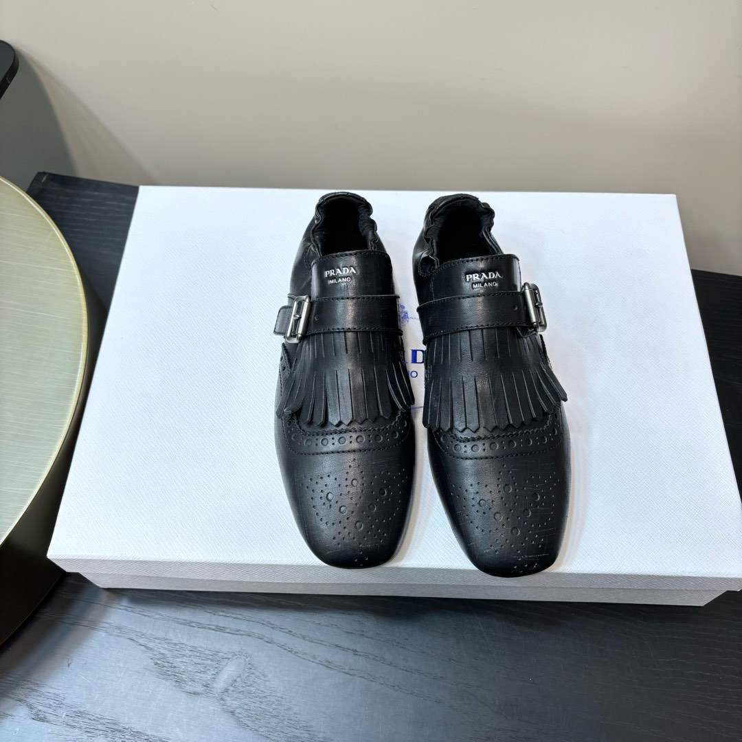 PRADA Mocassins à franges  Noir  Cuir de vache