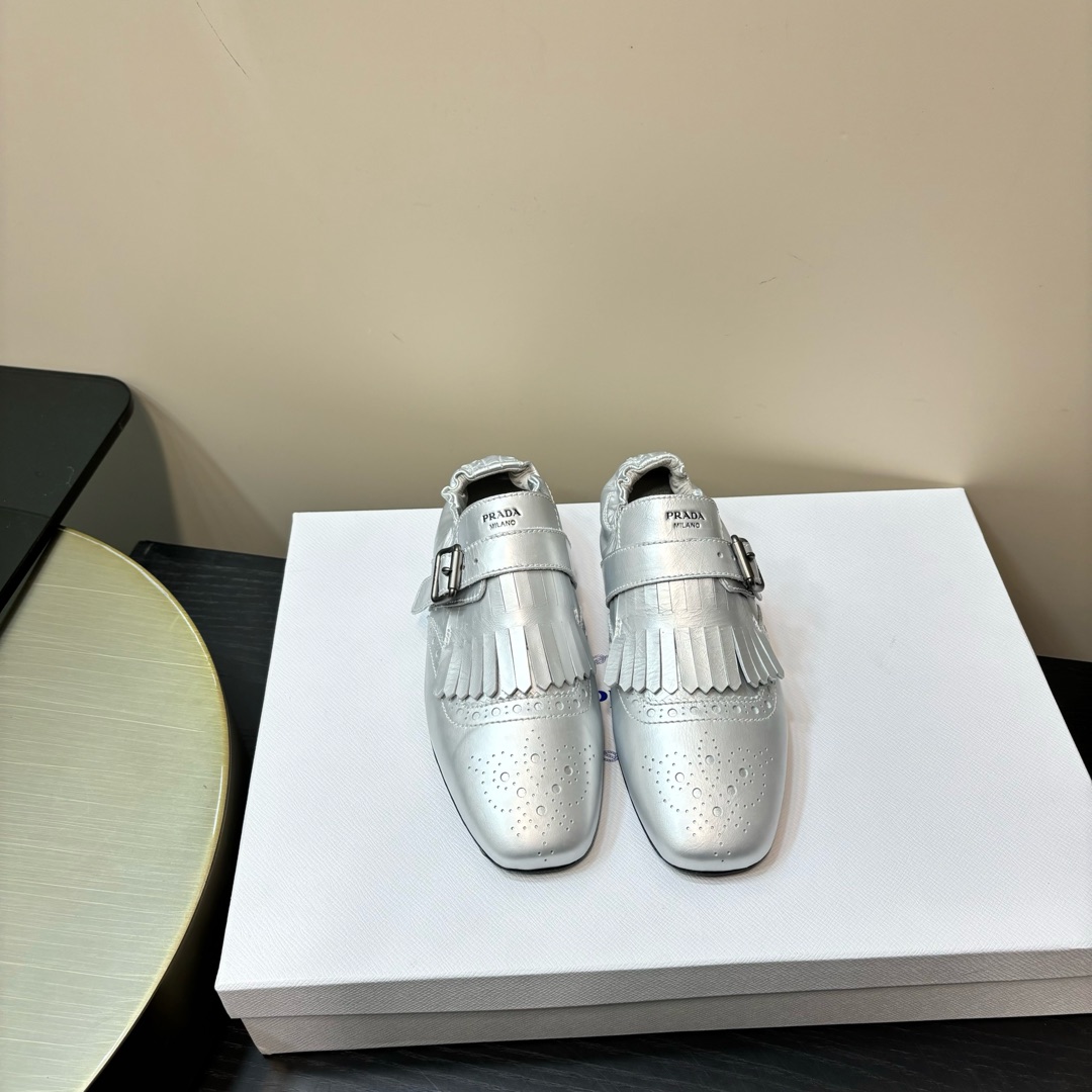 PRADA mocassins à franges, argenté, cuir de vachette