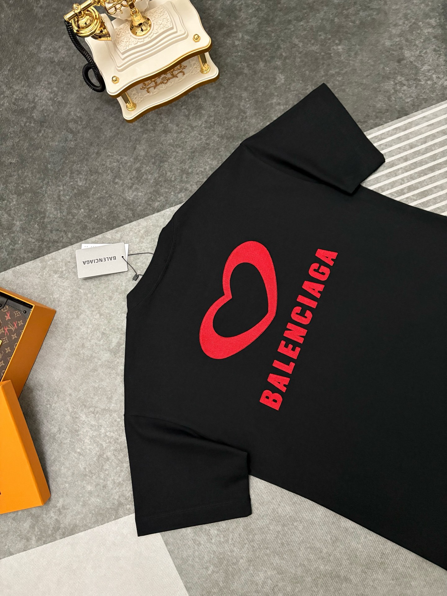 Balenciaga BALENCIAGA 巴黎世家爱心刺绣棉质短袖T恤