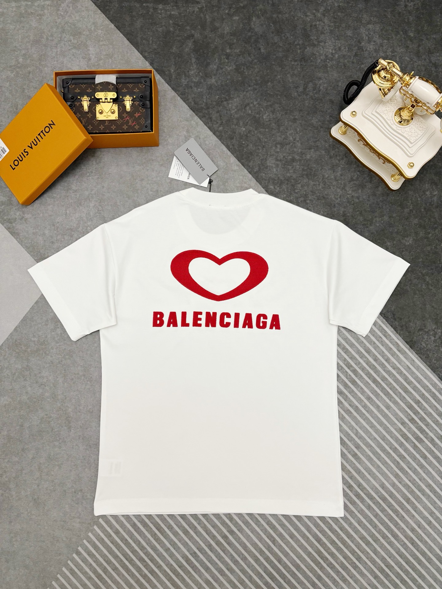 Balenciaga BALENCIAGA 巴黎世家爱心刺绣棉质短袖T恤