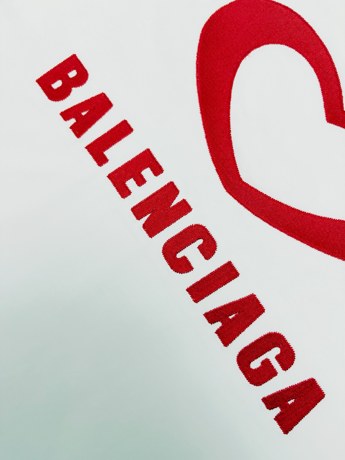 Balenciaga BALENCIAGA 巴黎世家爱心刺绣棉质短袖T恤