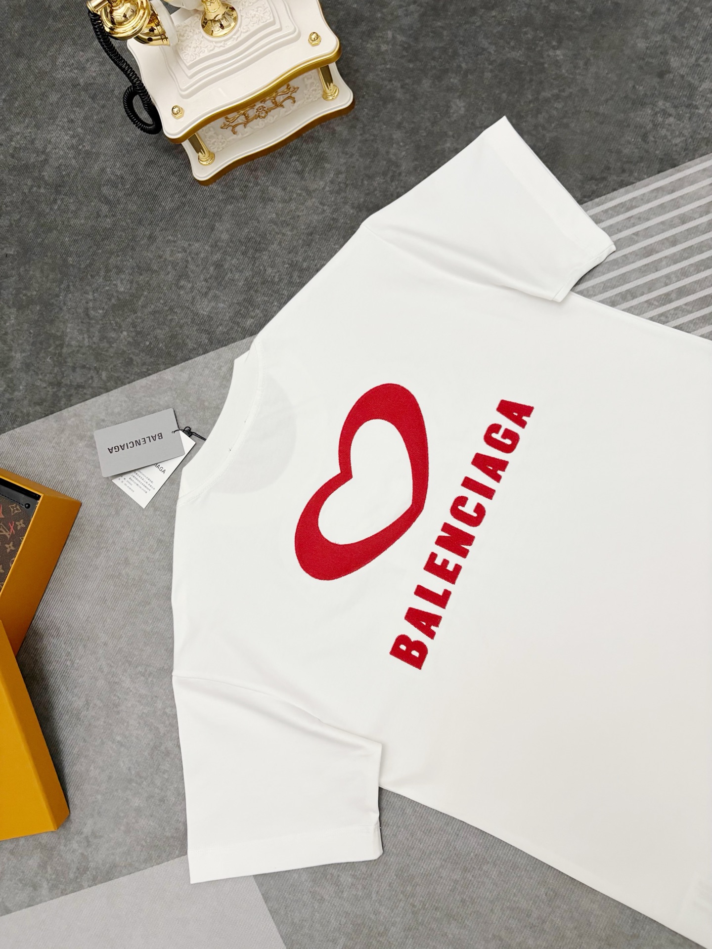 Balenciaga BALENCIAGA 巴黎世家爱心刺绣棉质短袖T恤