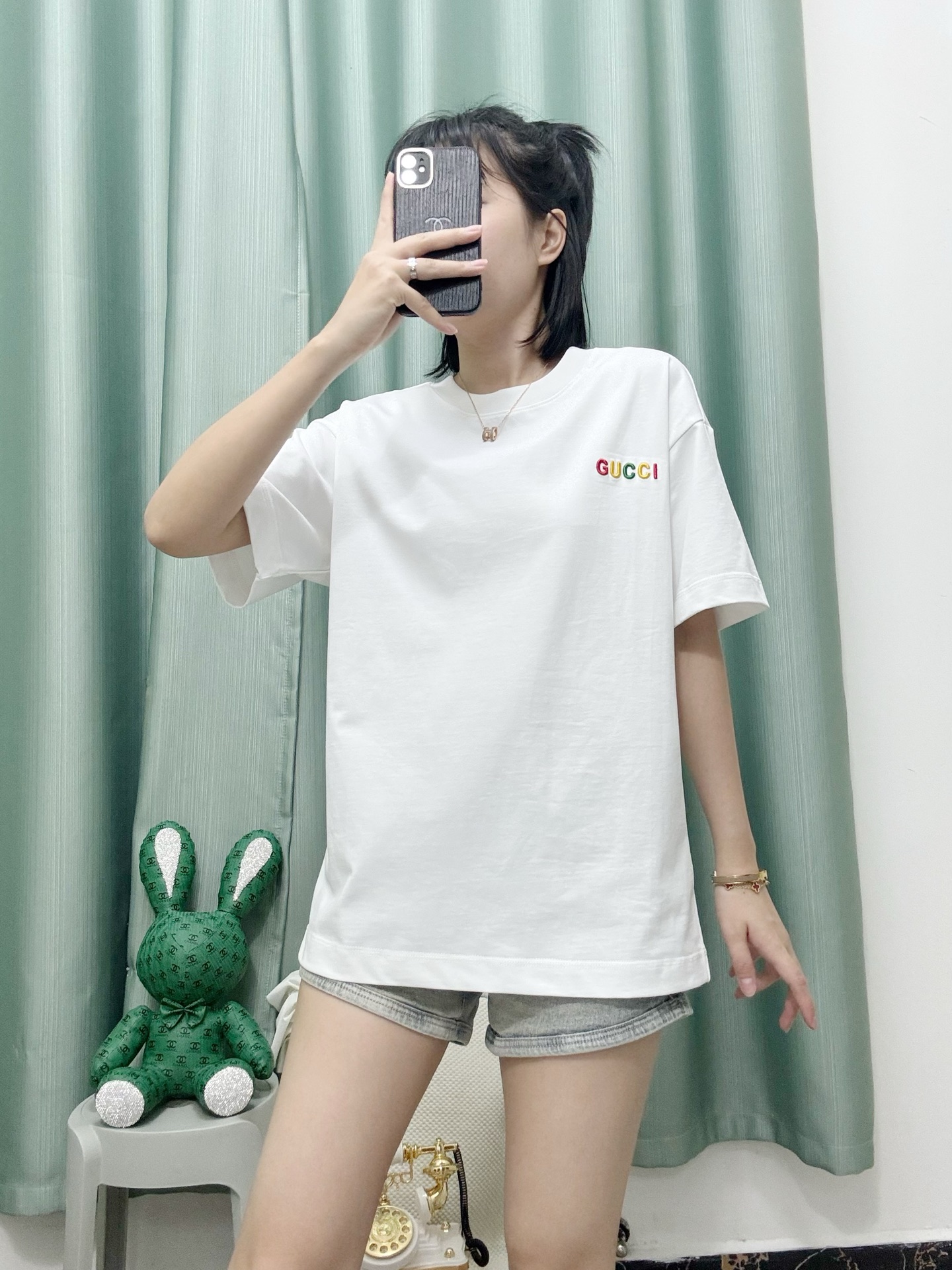 白色实拍上身效果，男女同款