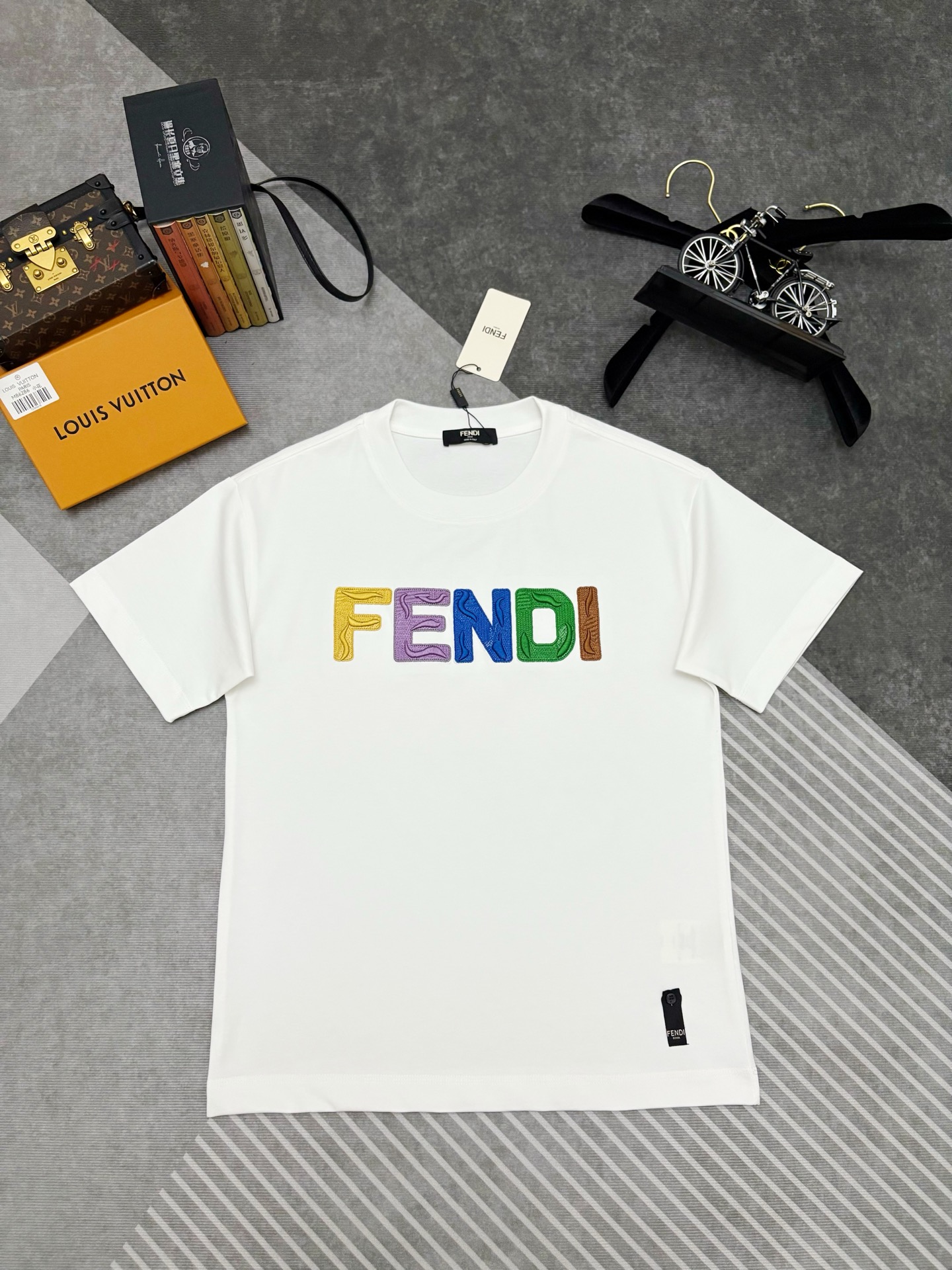 Fendi FENDI 芬迪 彩色字母刺绣棉质短袖T恤