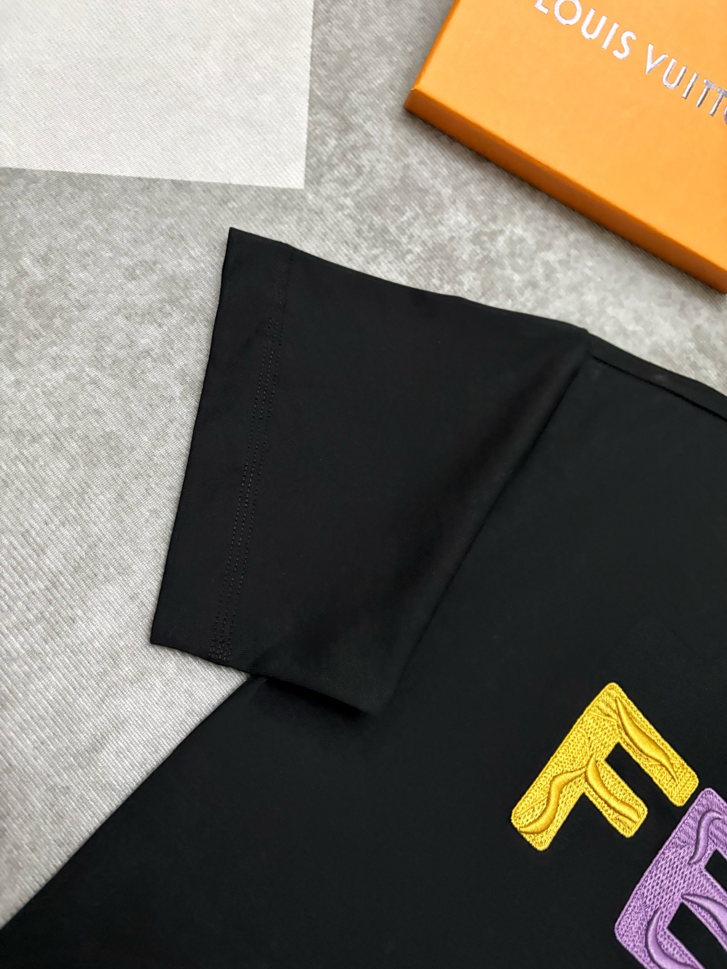 Fendi FENDI 芬迪 彩色字母刺绣棉质短袖T恤
